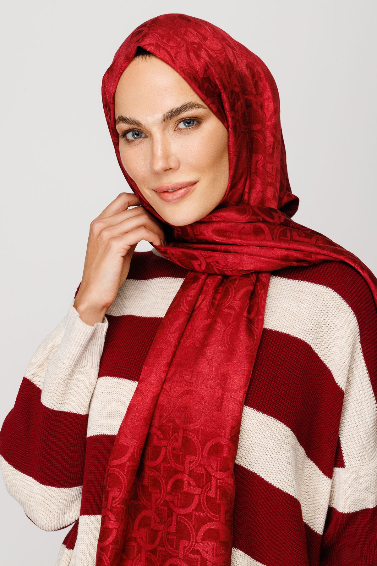 Longar Pattern Shiny Jacquard Shawl - Cherry Bruise