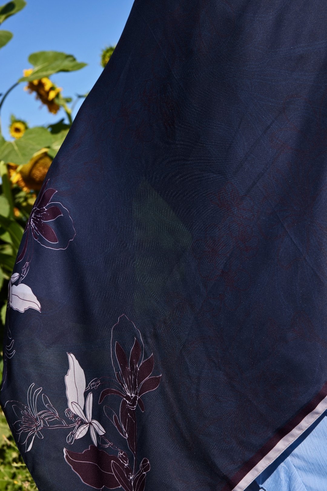 Yekta Desen Sakura İpek Şal - Dark Blue