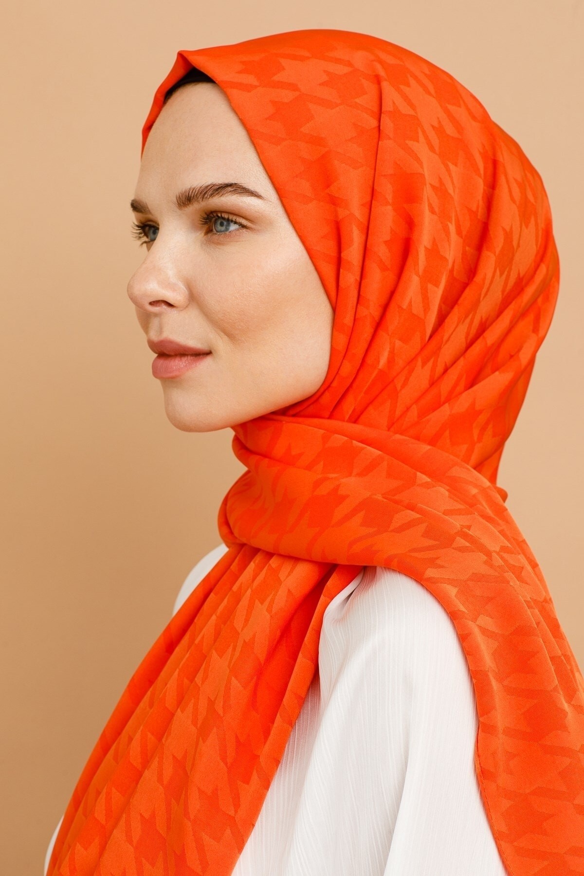 Crowbar Pattern Silk Jacquard Hijab