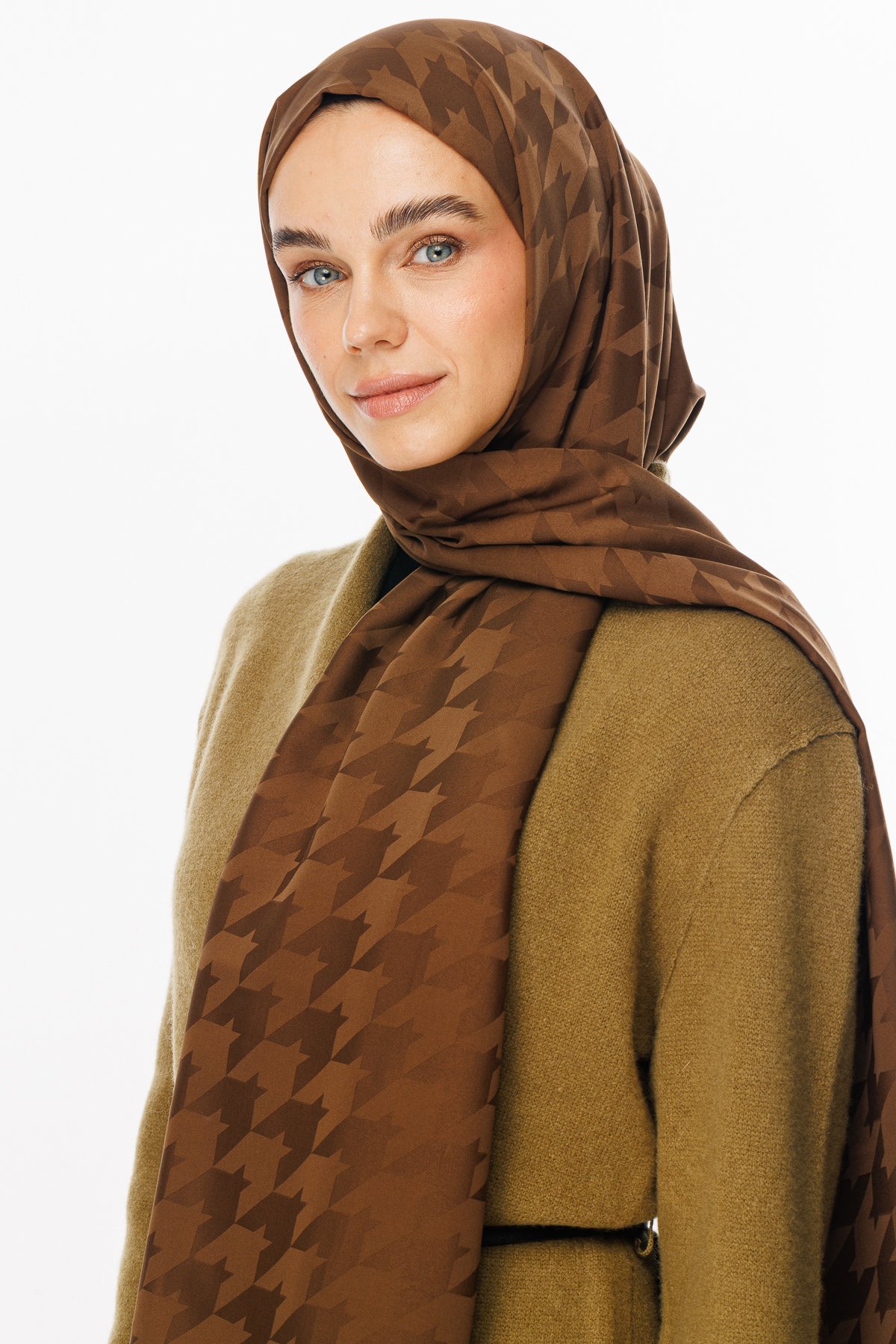 Crowbar Pattern Silk Jacquard Shawl - Bitter