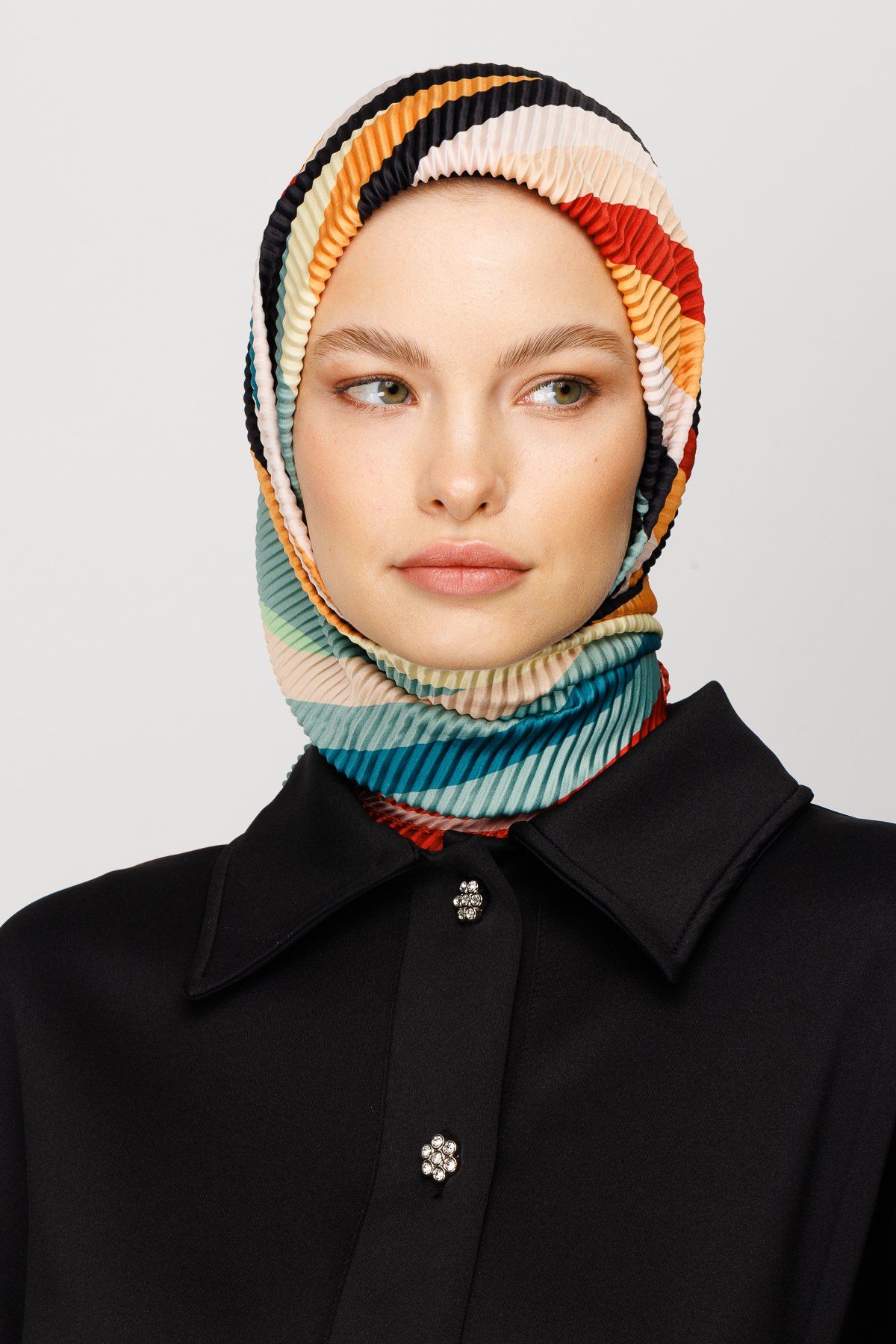 Akra Pattern Pleated Scarf - Coffee with milk