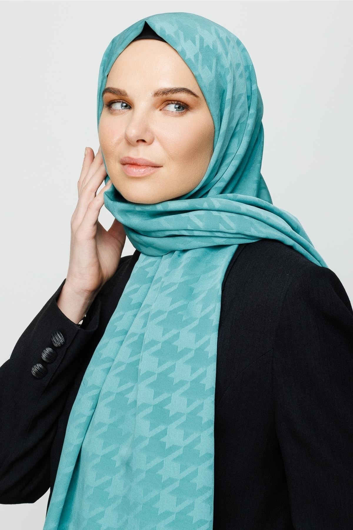 Crowbar Pattern Silk Jacquard Hijab