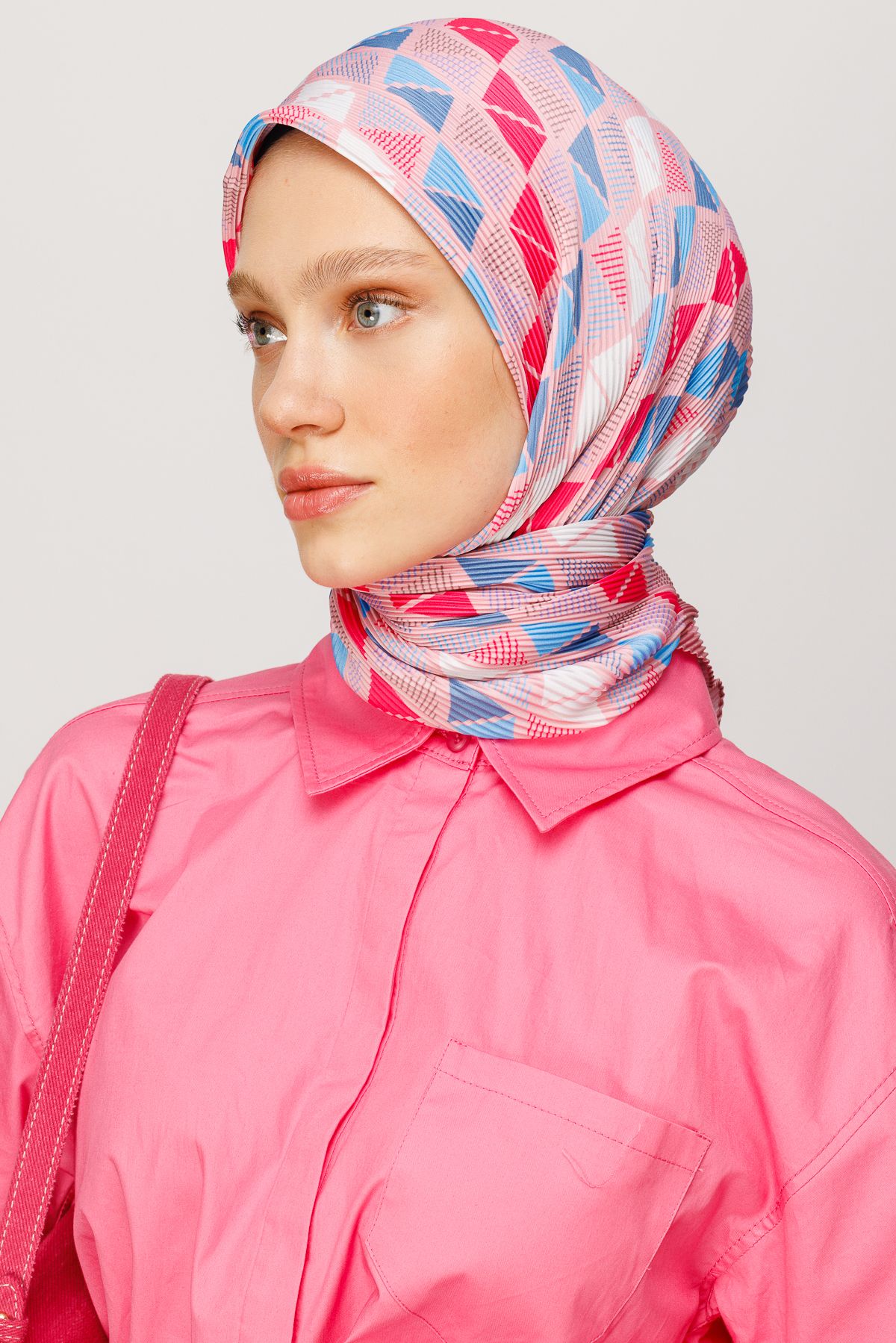 Prism Pattern Pleated Scarf - Powder