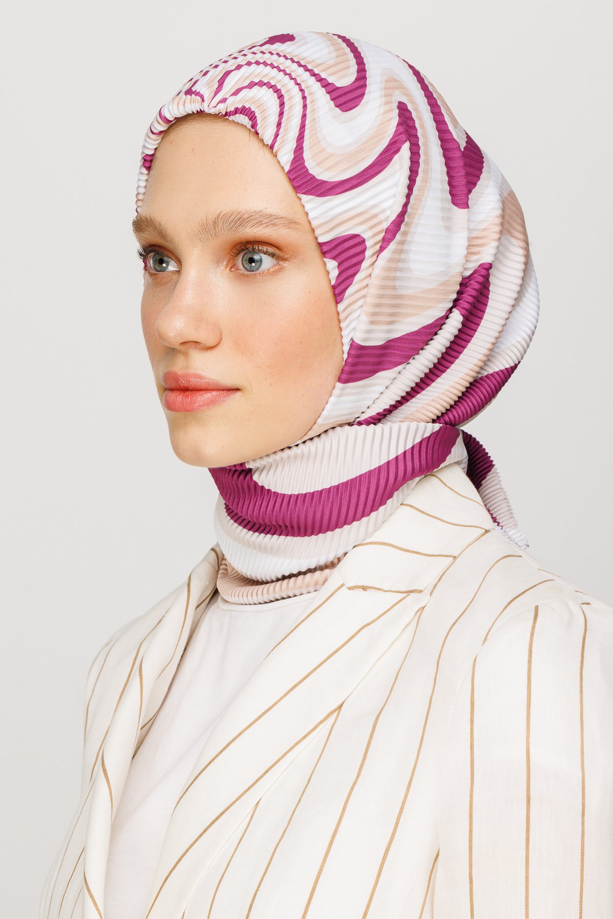 Mira Pattern Pleated Scarf - Cream
