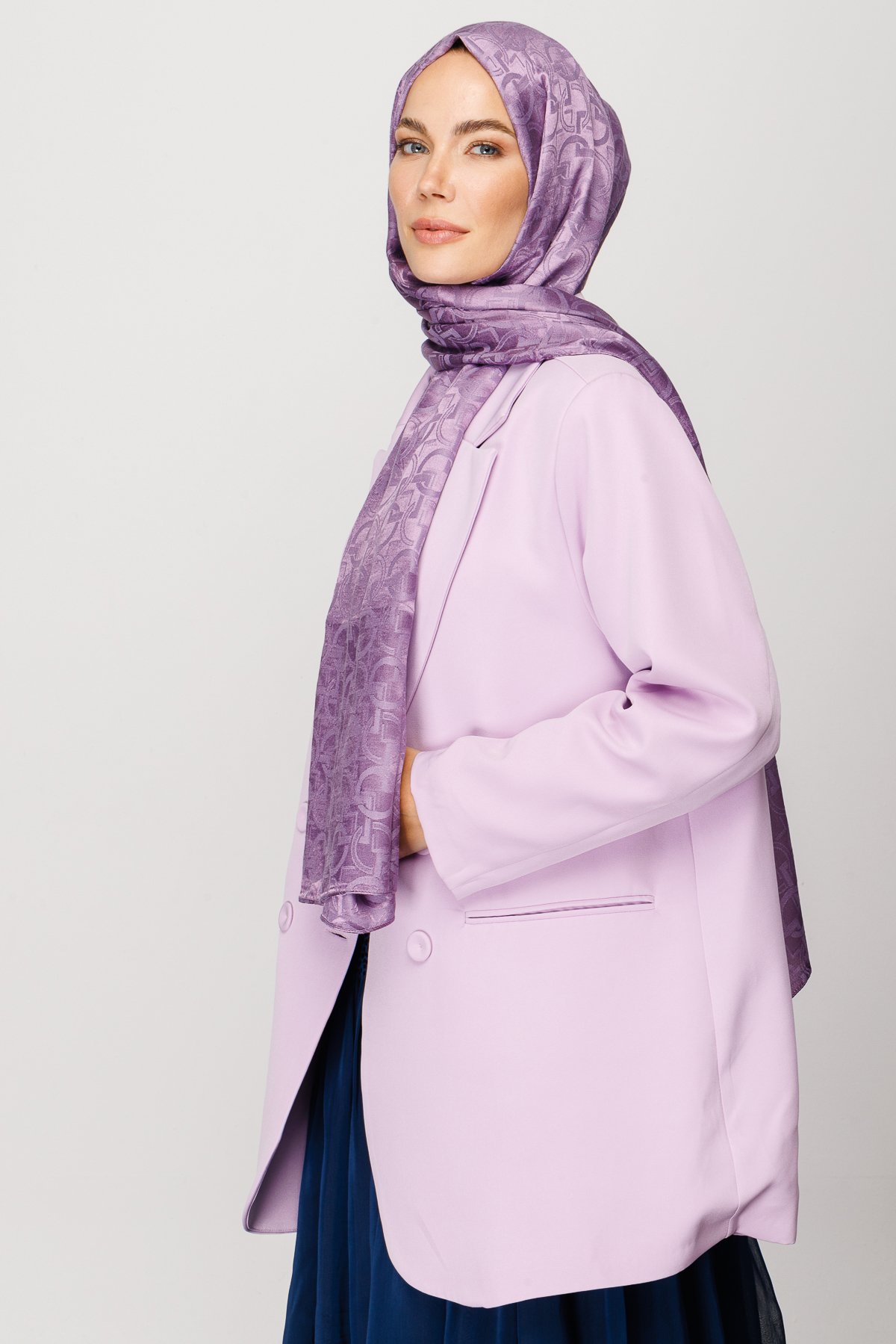 Longar Pattern Shiny Jacquard Hijab