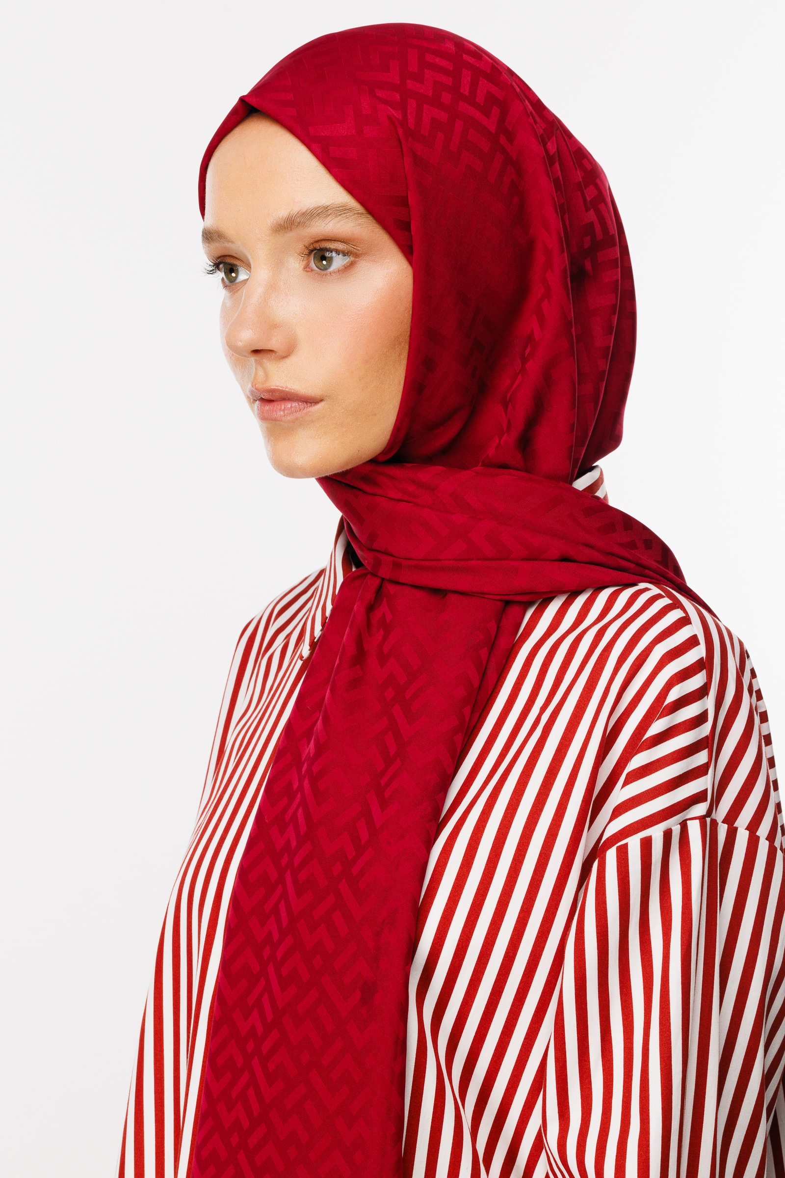 Z Pattern Silky Jacquard Shawl - Magenta