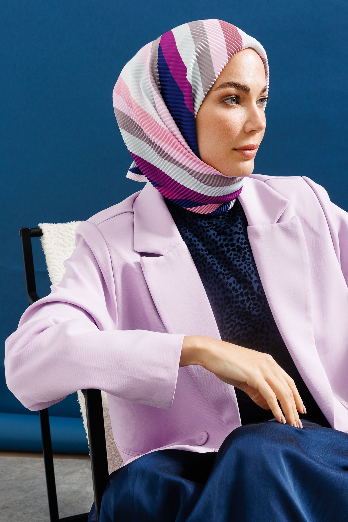Akra Pattern Pleated Scarf - Plum