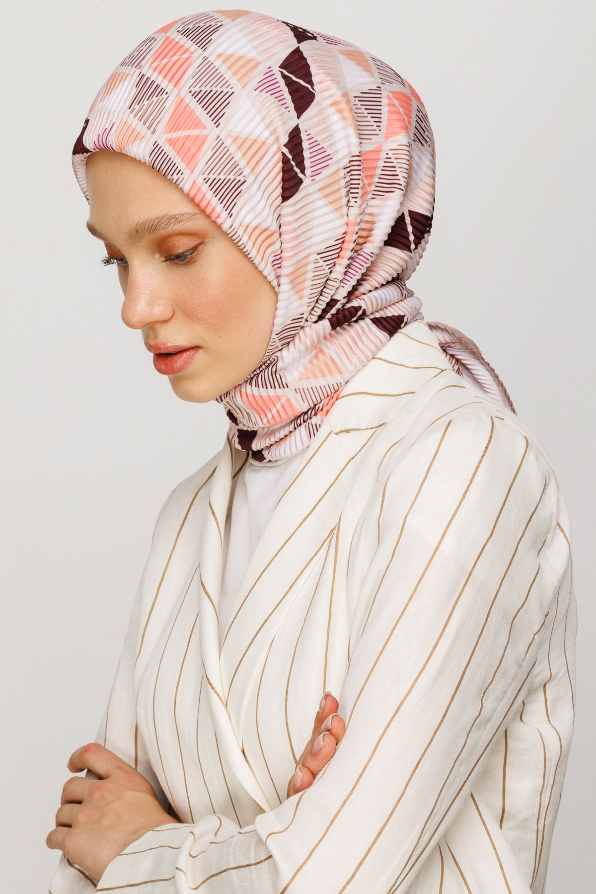 Prism Pattern Pleated Scarf - Brown