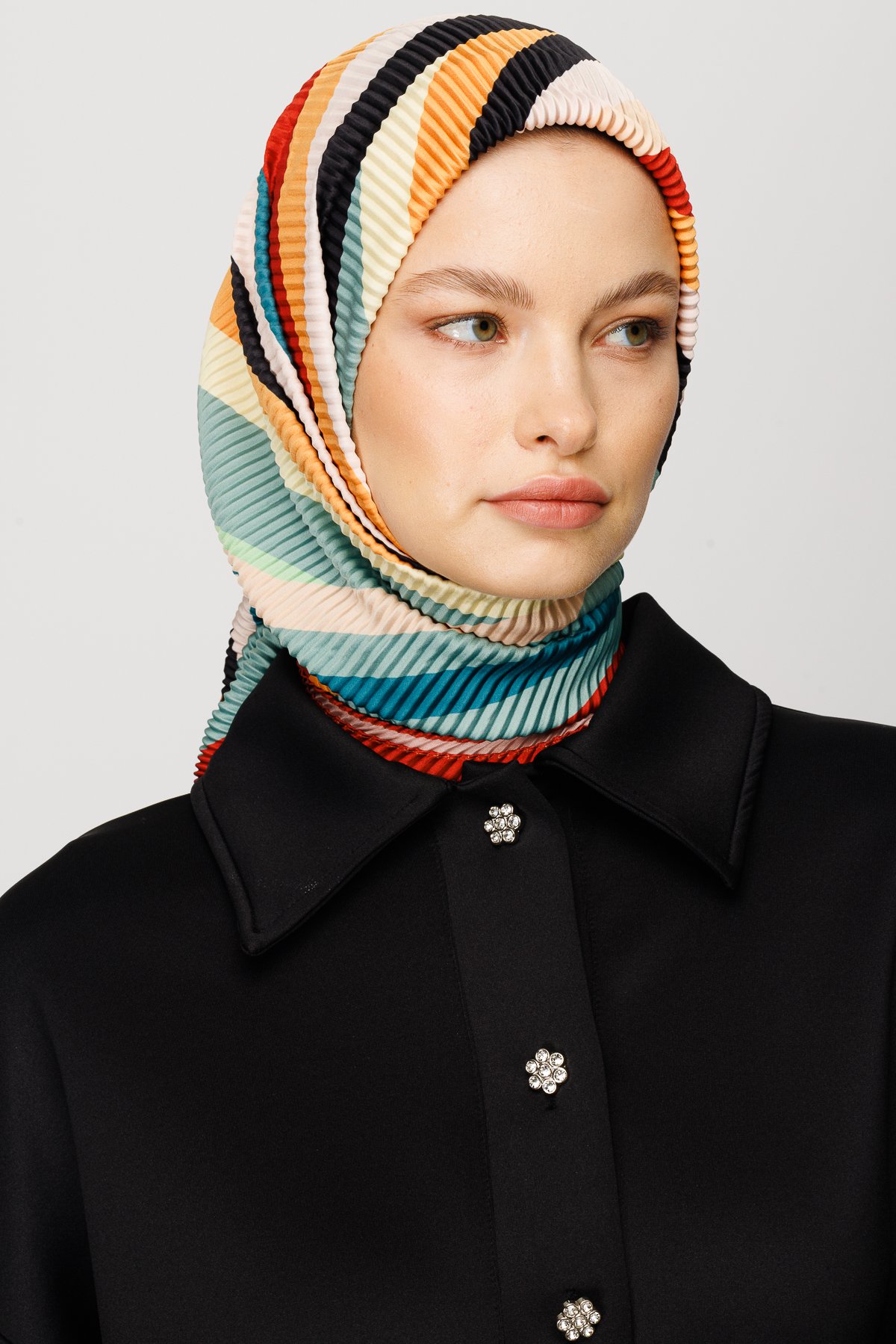 Akra Pattern Pleated Scarf - Coffee with milk