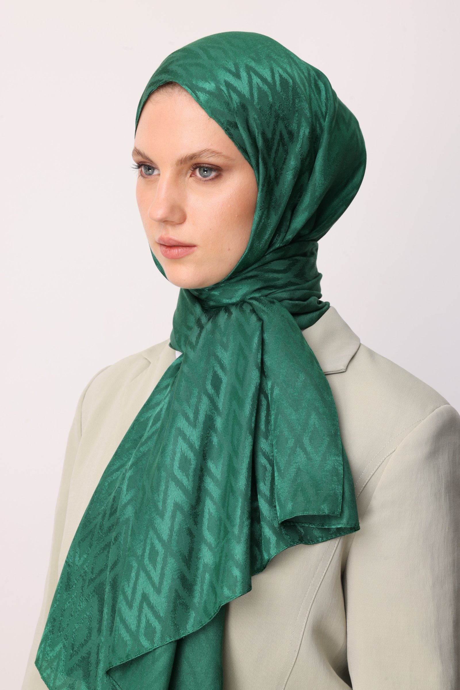 Shiny Check-Pattern Jacquard Shawl - Jade