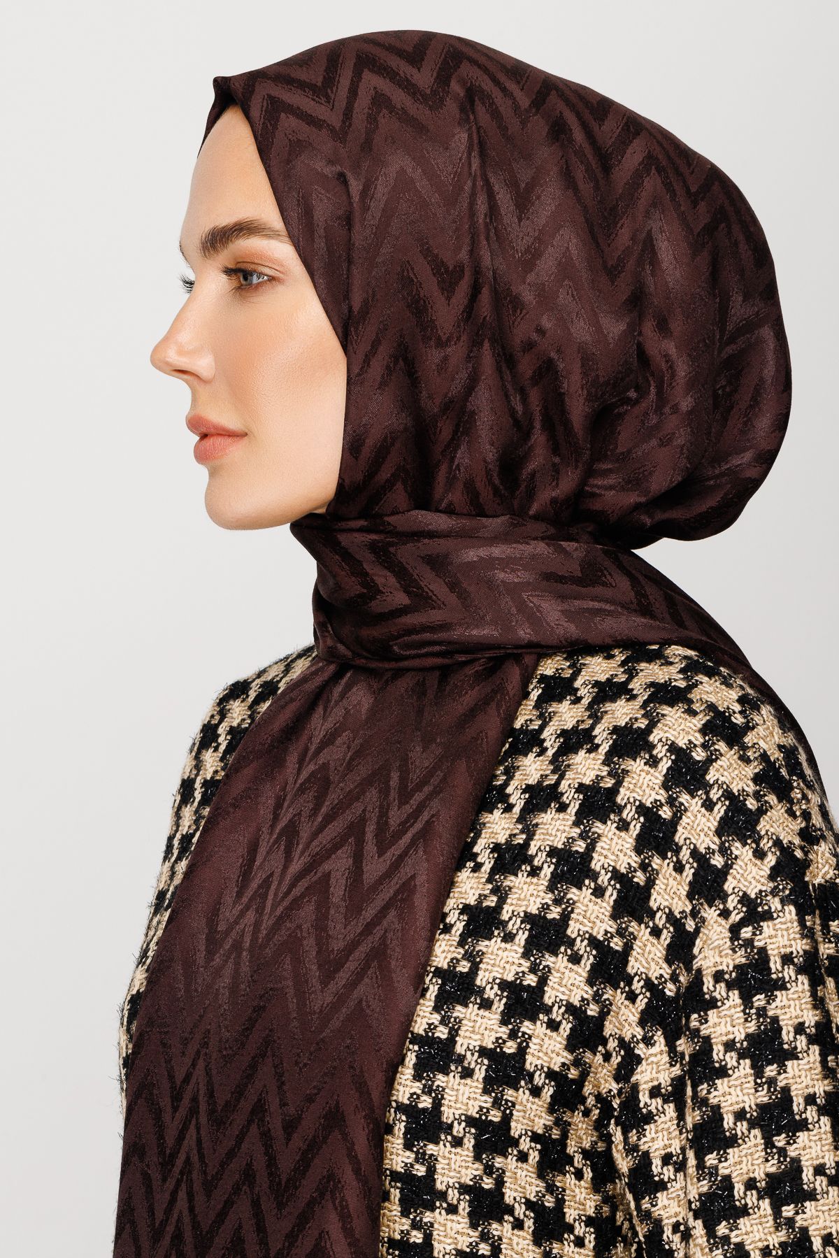 Zigzag Pattern Shiny Jacquard Shawl - Bitter Coffee