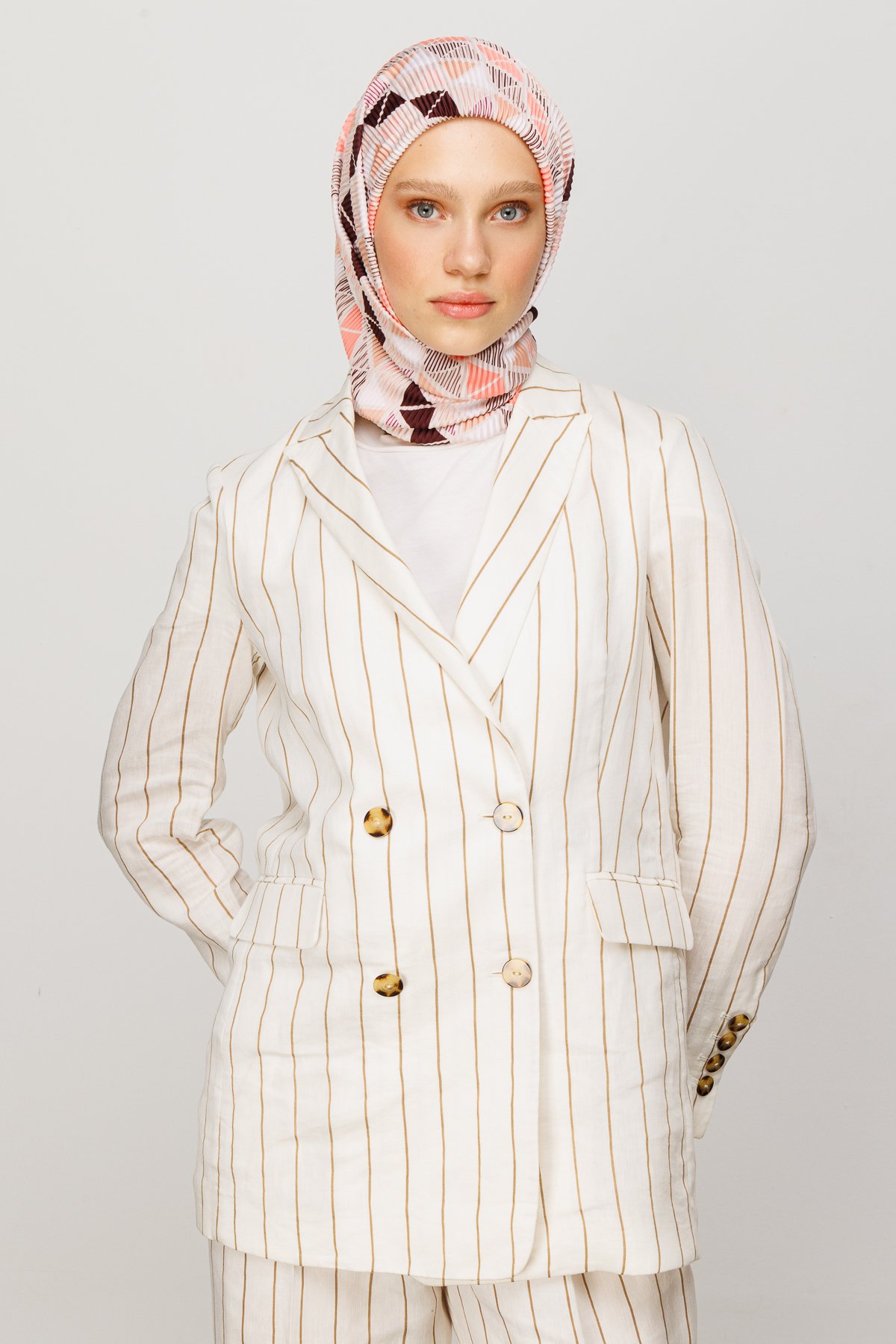 Prism Pattern Pleated Scarf - Brown