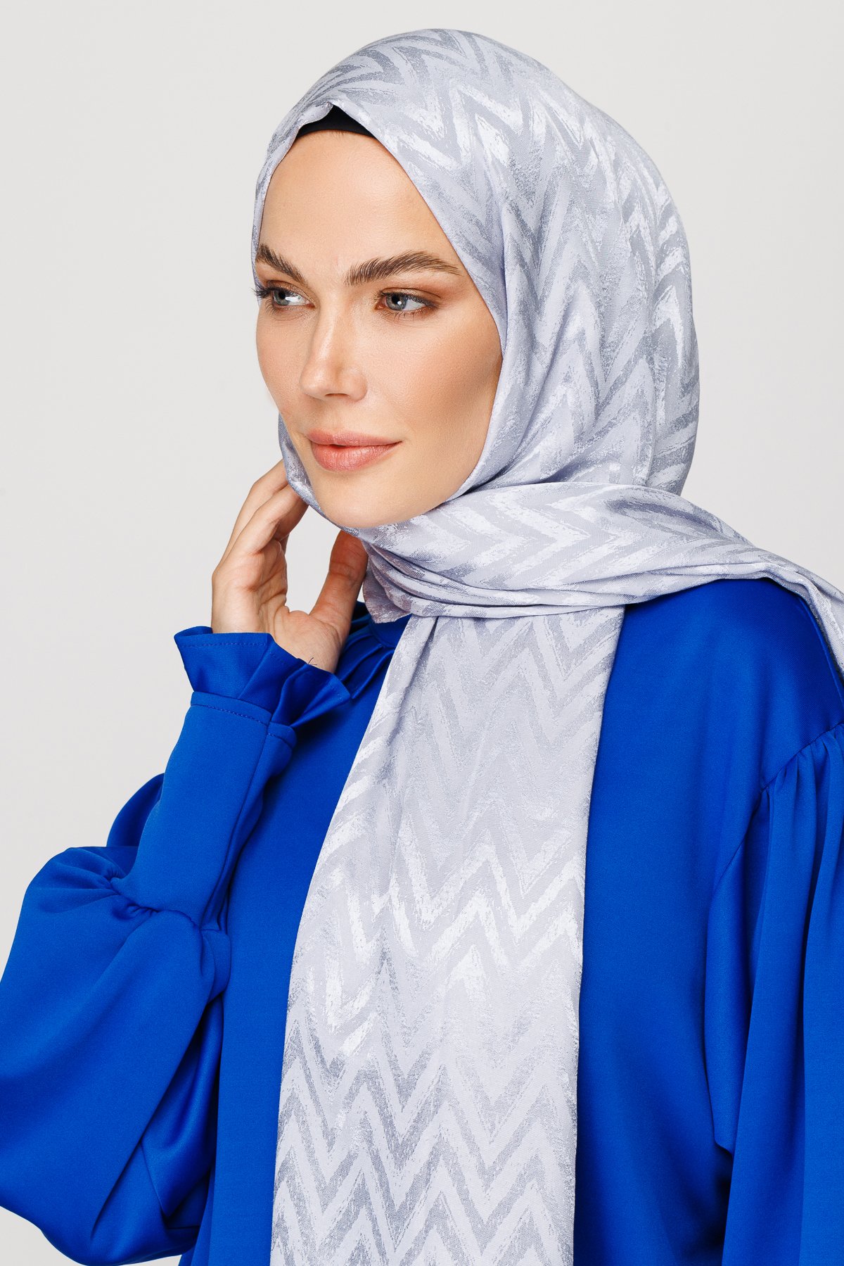 Zigzag Pattern Shiny Jacquard Shawl - Silver