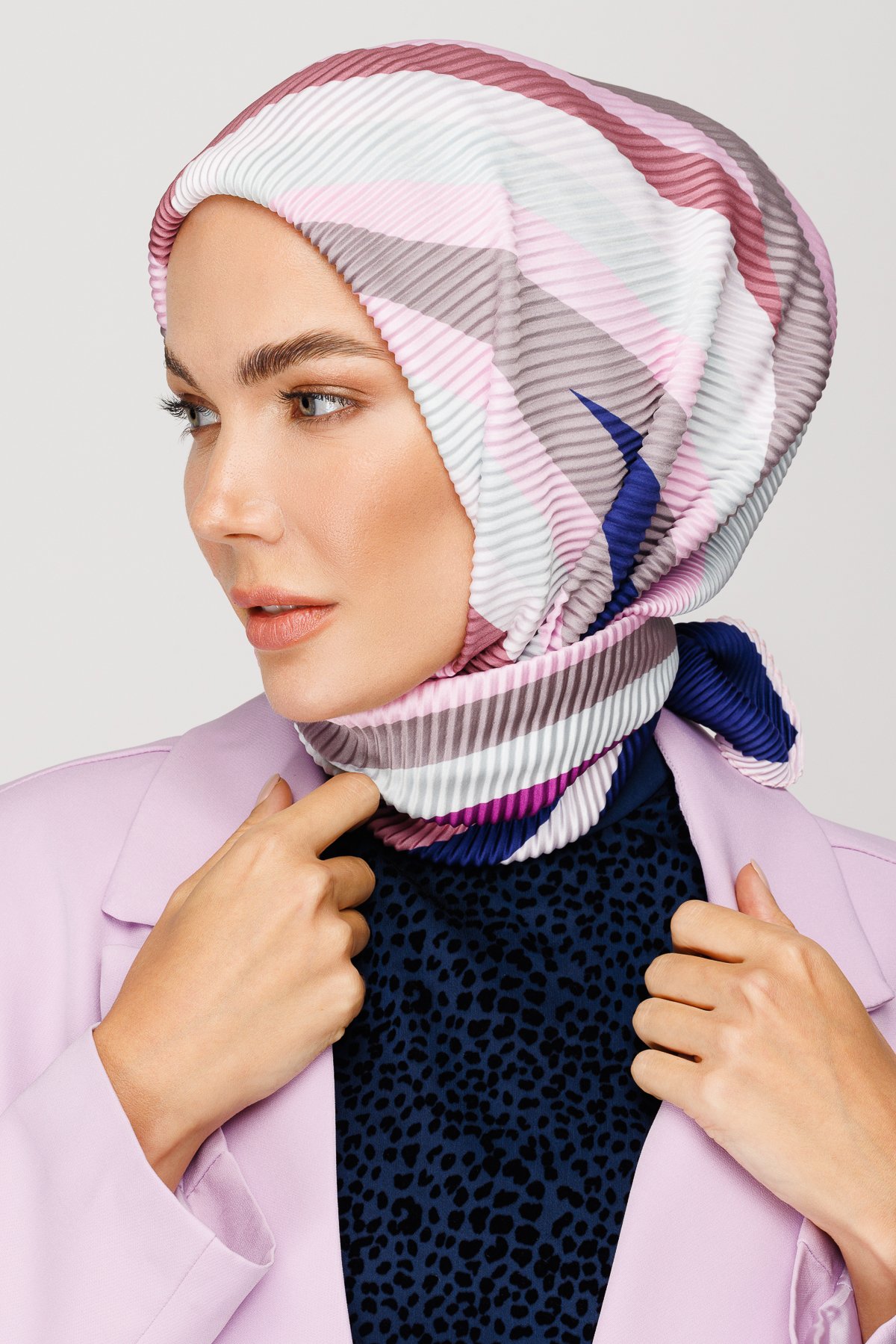 Akra Pattern Pleated Scarf - Plum