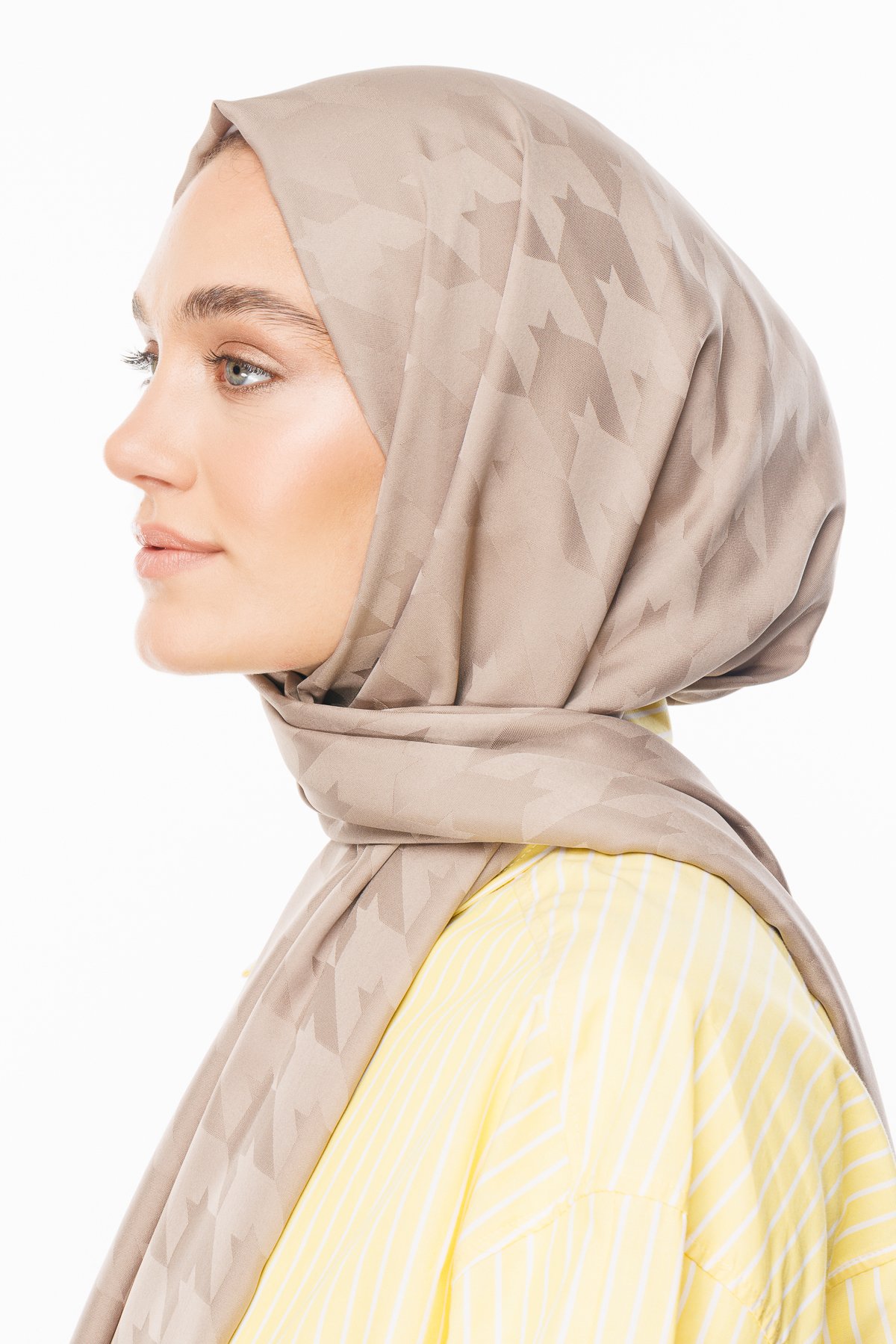 Crowbar Pattern Silk Jacquard Shawl - Mink