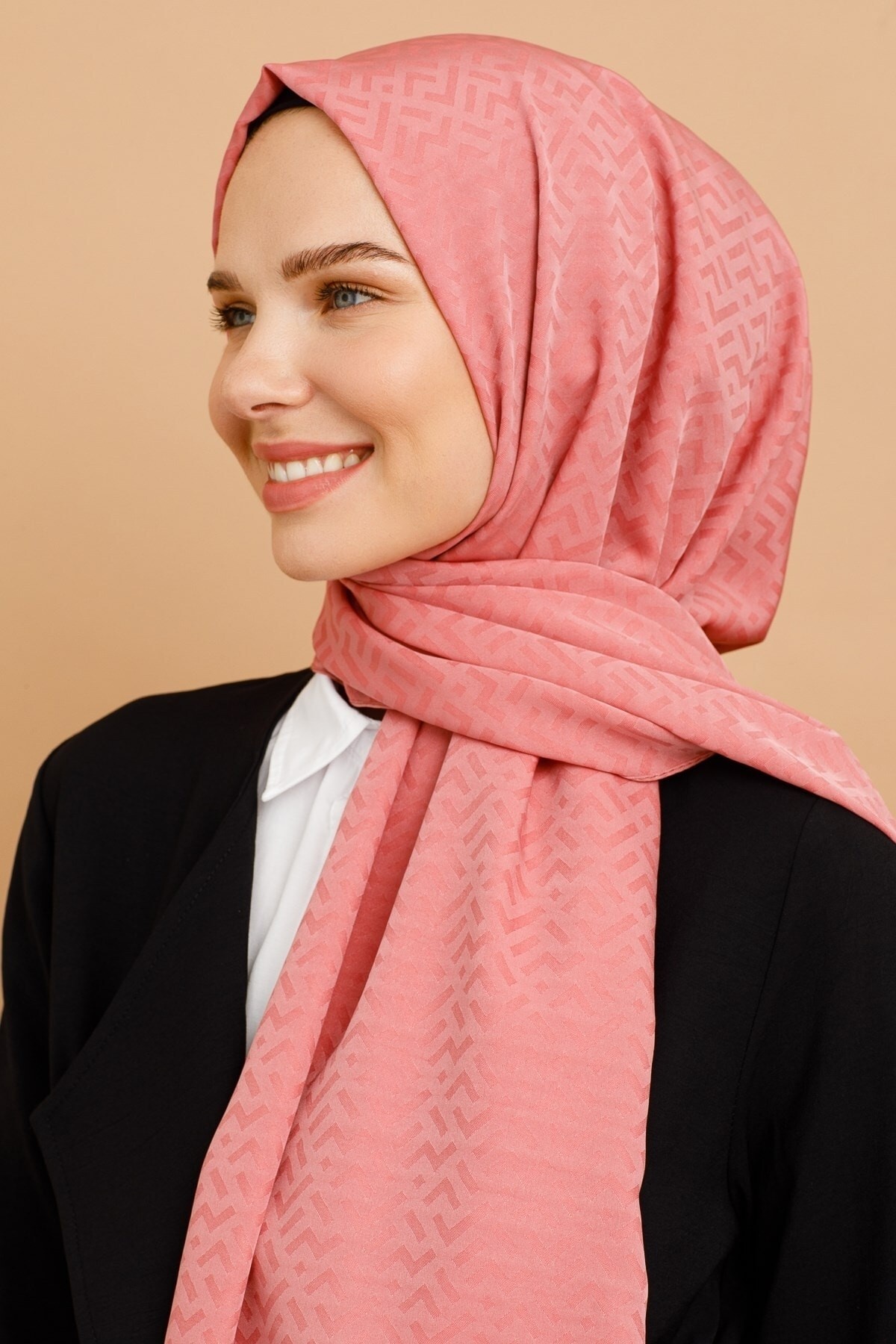 Pembe Z Desen İpeksi Jakar Şal