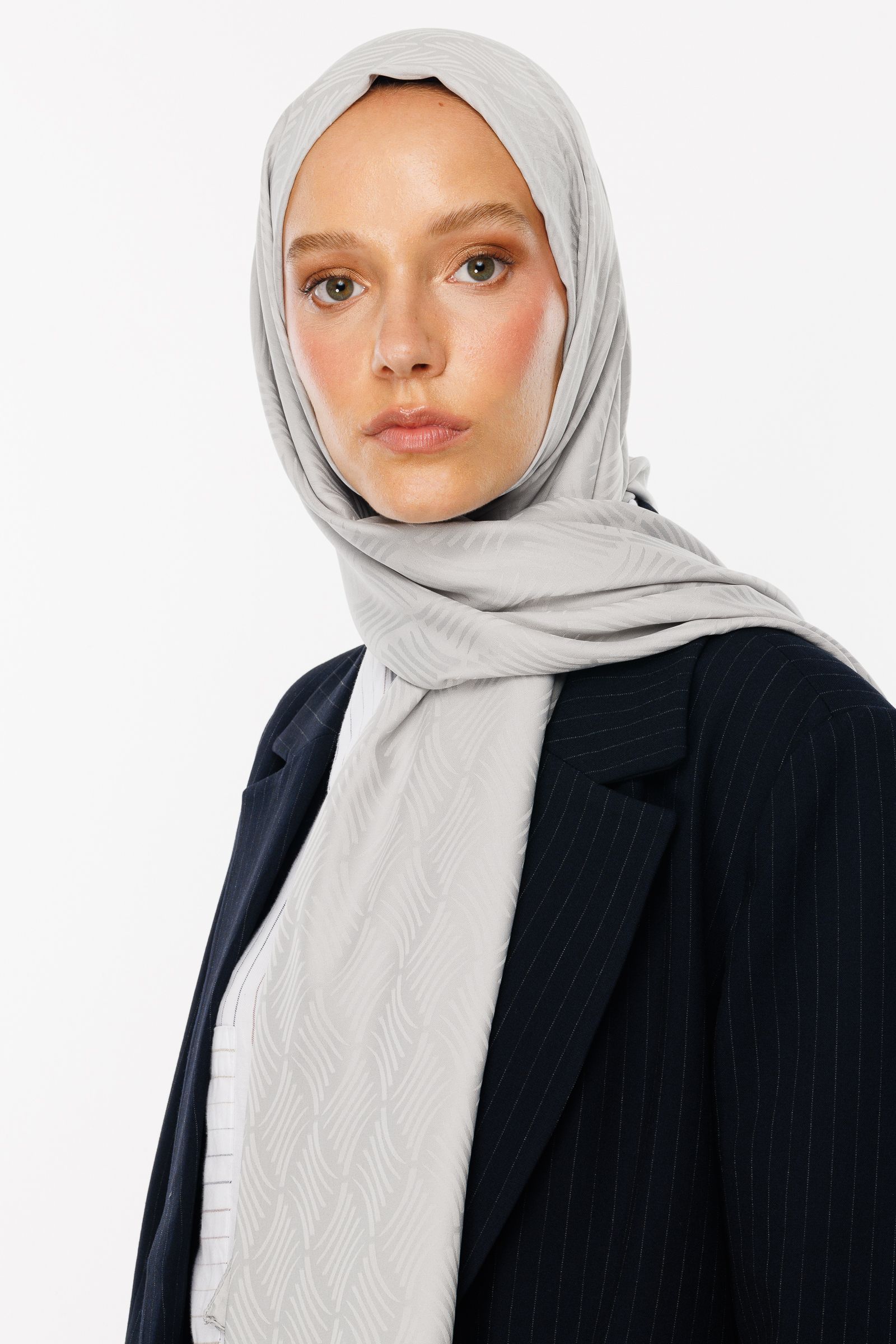 Aura Pattern Silk Jacquard Shawl - Silver