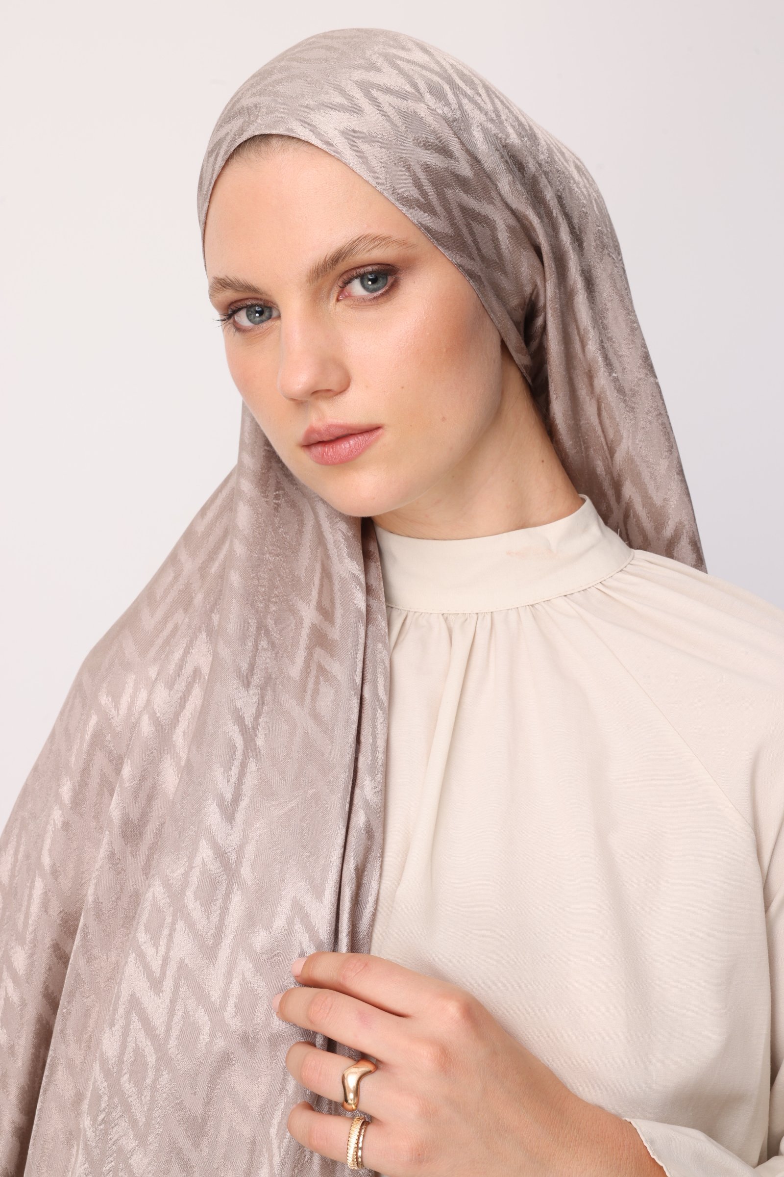 Shiny Check-Pattern Jacquard Shawl - Canyon