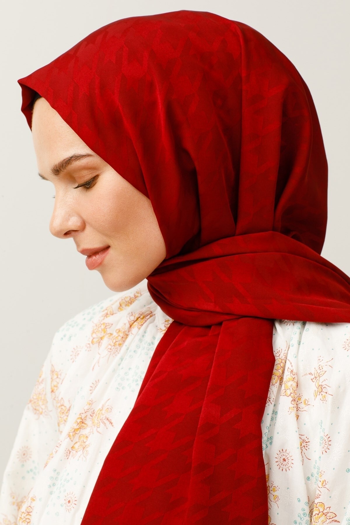 Gemustertes Seidig Jacquard Hijab