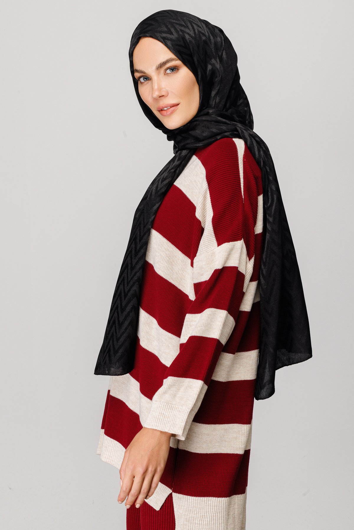 Zigzag Pattern Shiny Jacquard Hijab