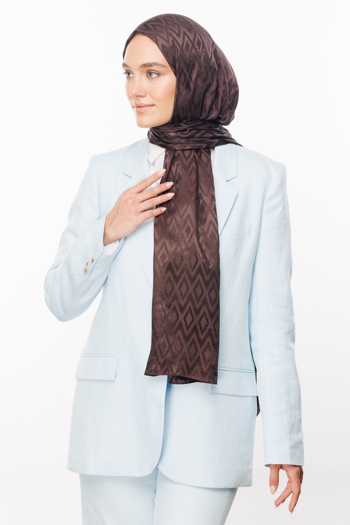 Karo Pattern Shiny Jacquard Hijab