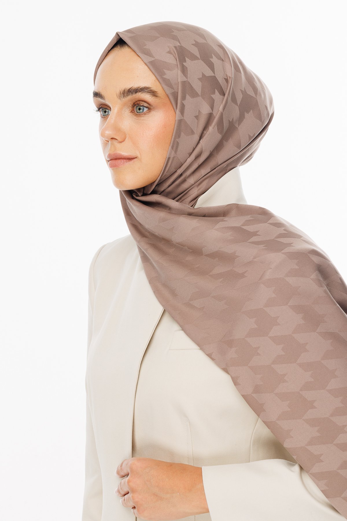 Crowbar Pattern Silk Jacquard Shawl - Canyon