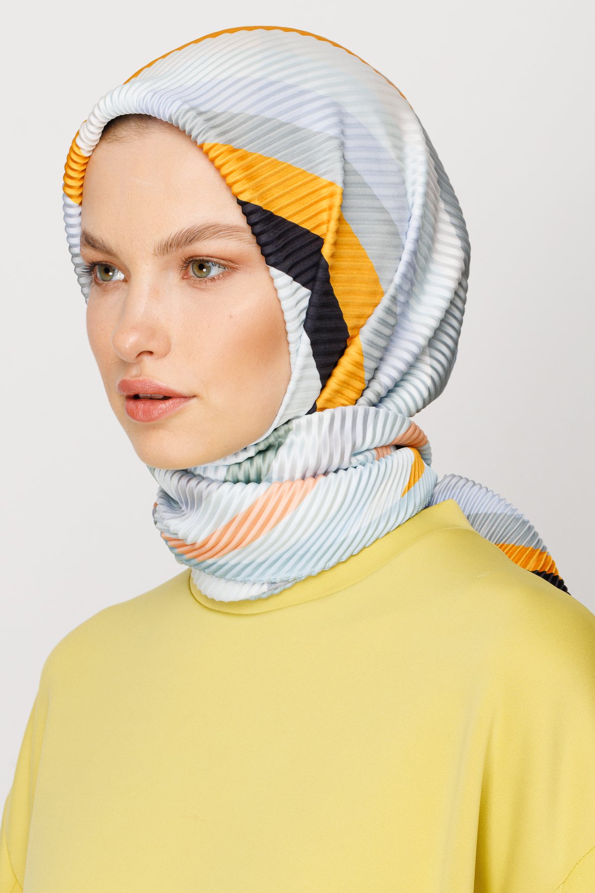 Akra Pattern Pleated Scarf - Baby Blue