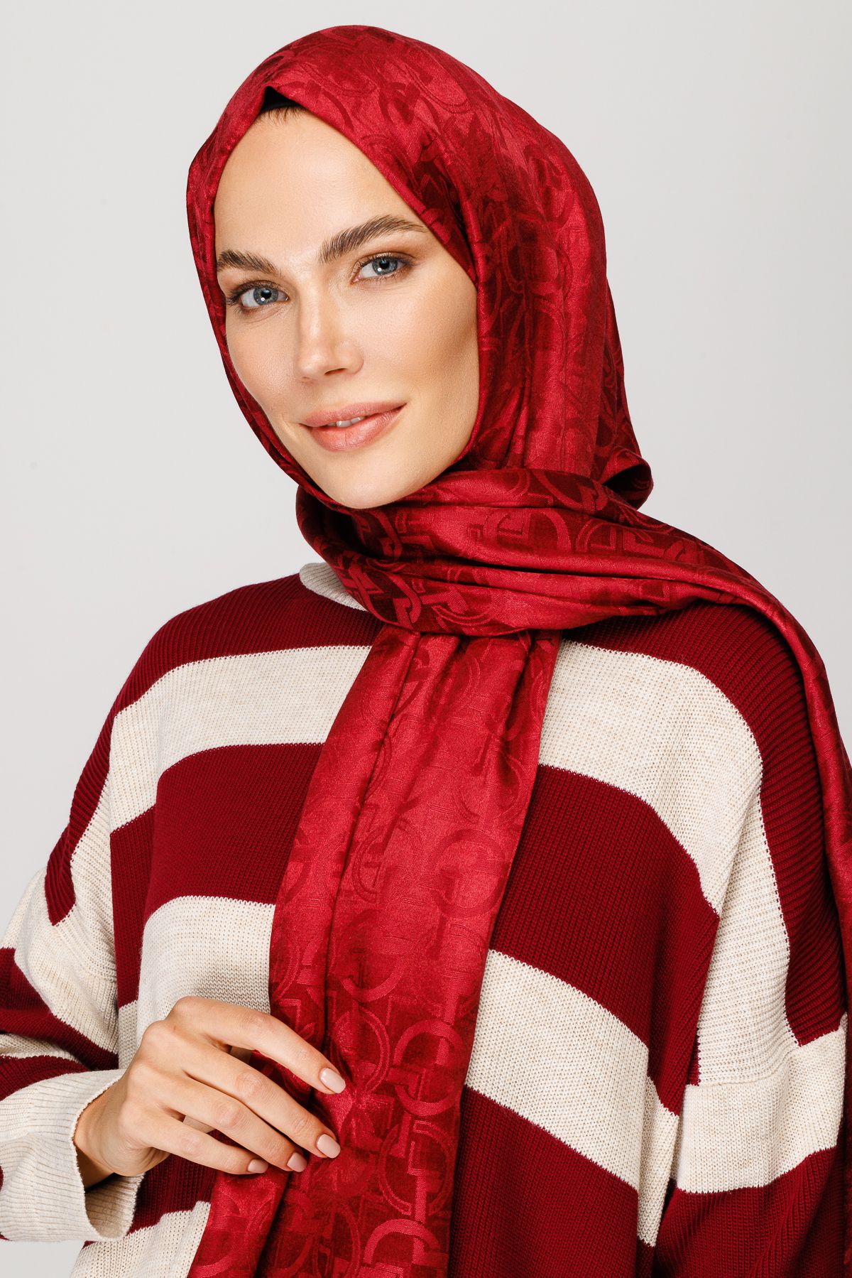 Longar Pattern Shiny Jacquard Shawl - Cherry Bruise