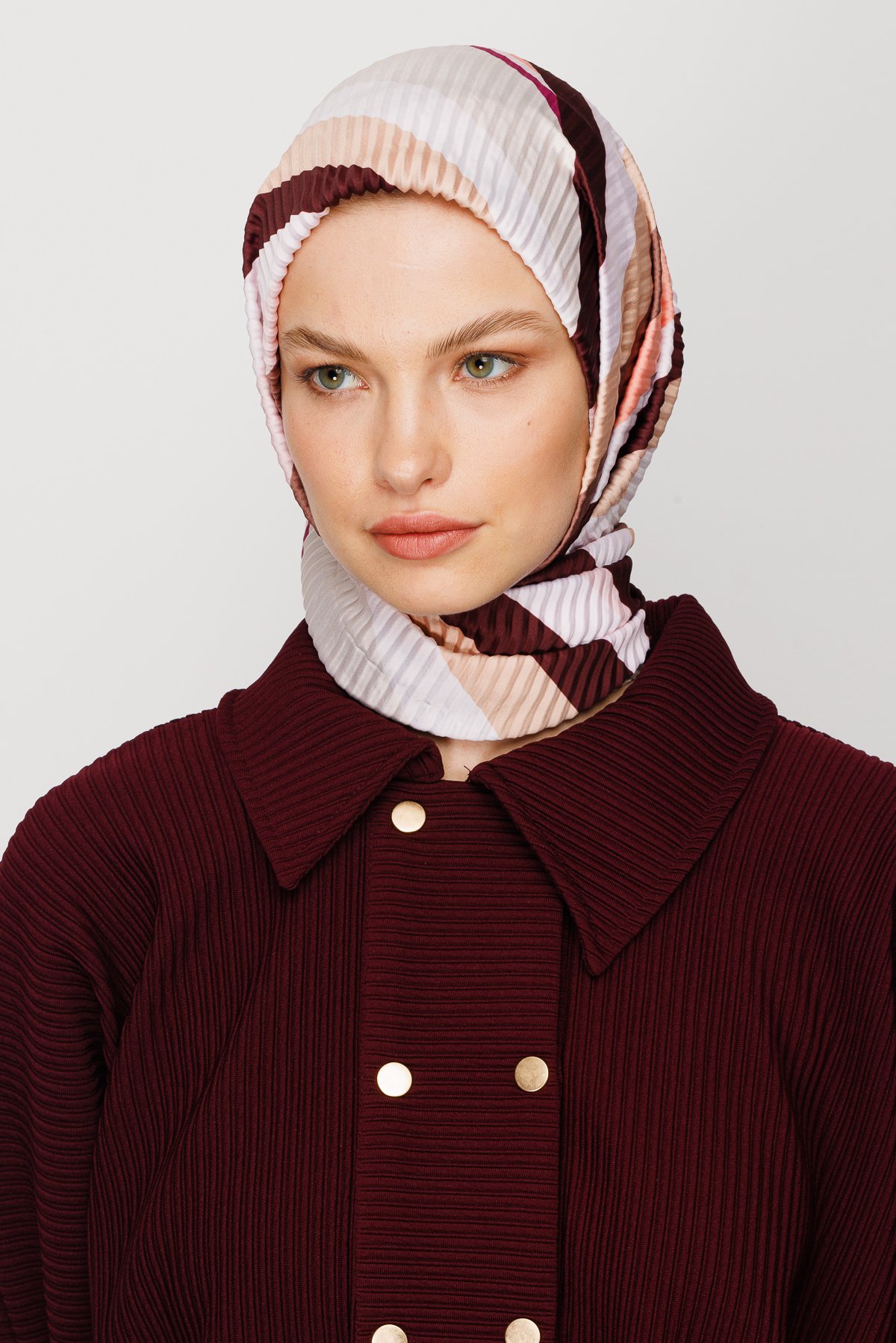 Akra Pattern Pleated Scarf - Brown