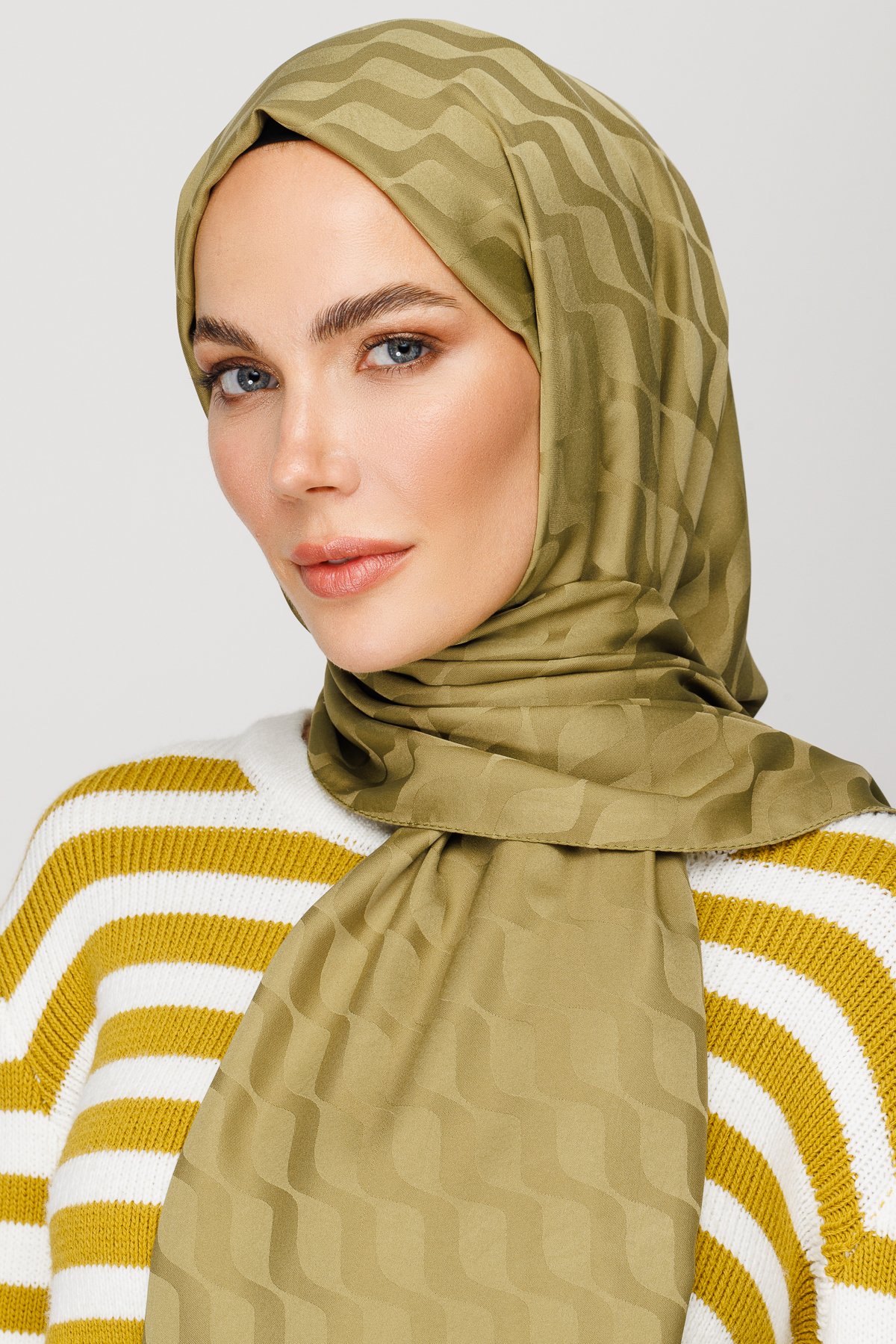 Wave Pattern Silky Jacquard Hijab