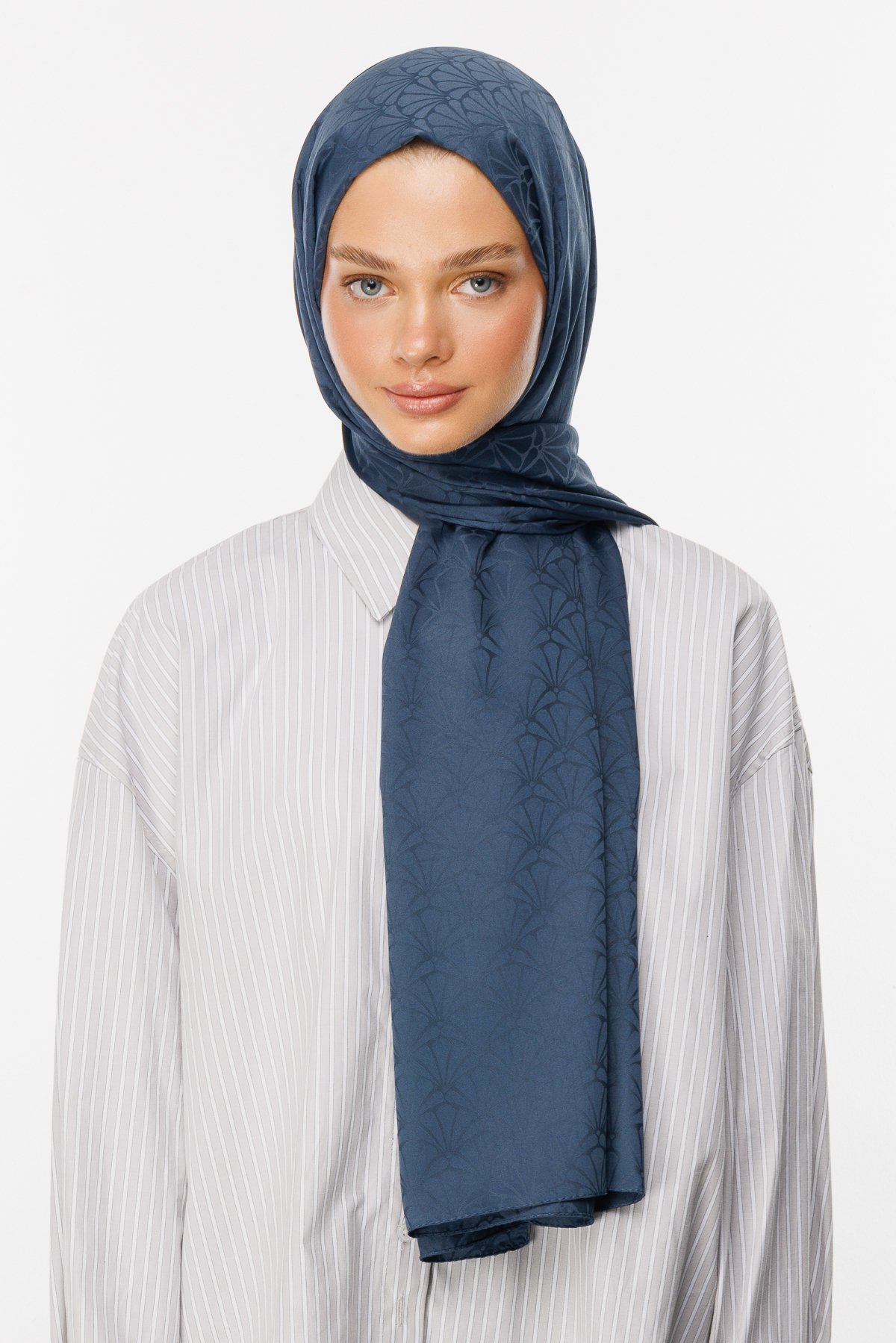 Lotus Pattern Silk Jacquard Hijab