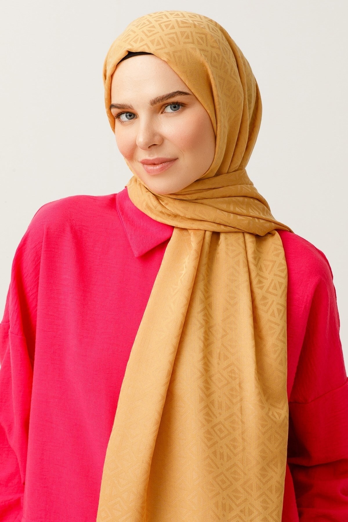 Triangle Pattern Cotton Jacquard Hijab