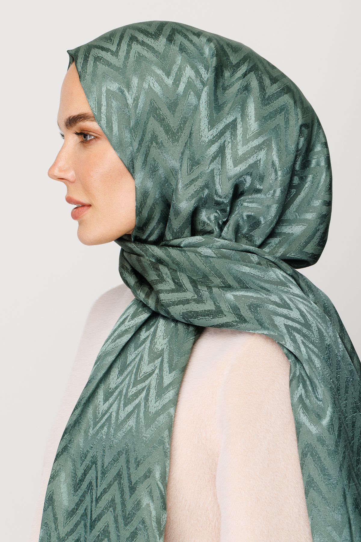 Zigzag Pattern Shiny Jacquard Hijab