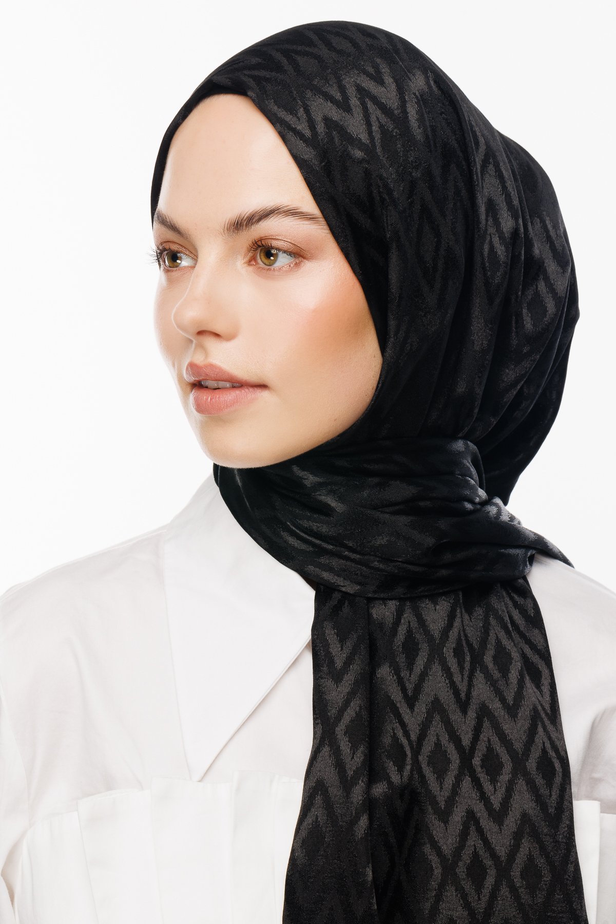 Karo Pattern Shiny Jacquard Shawl - Black