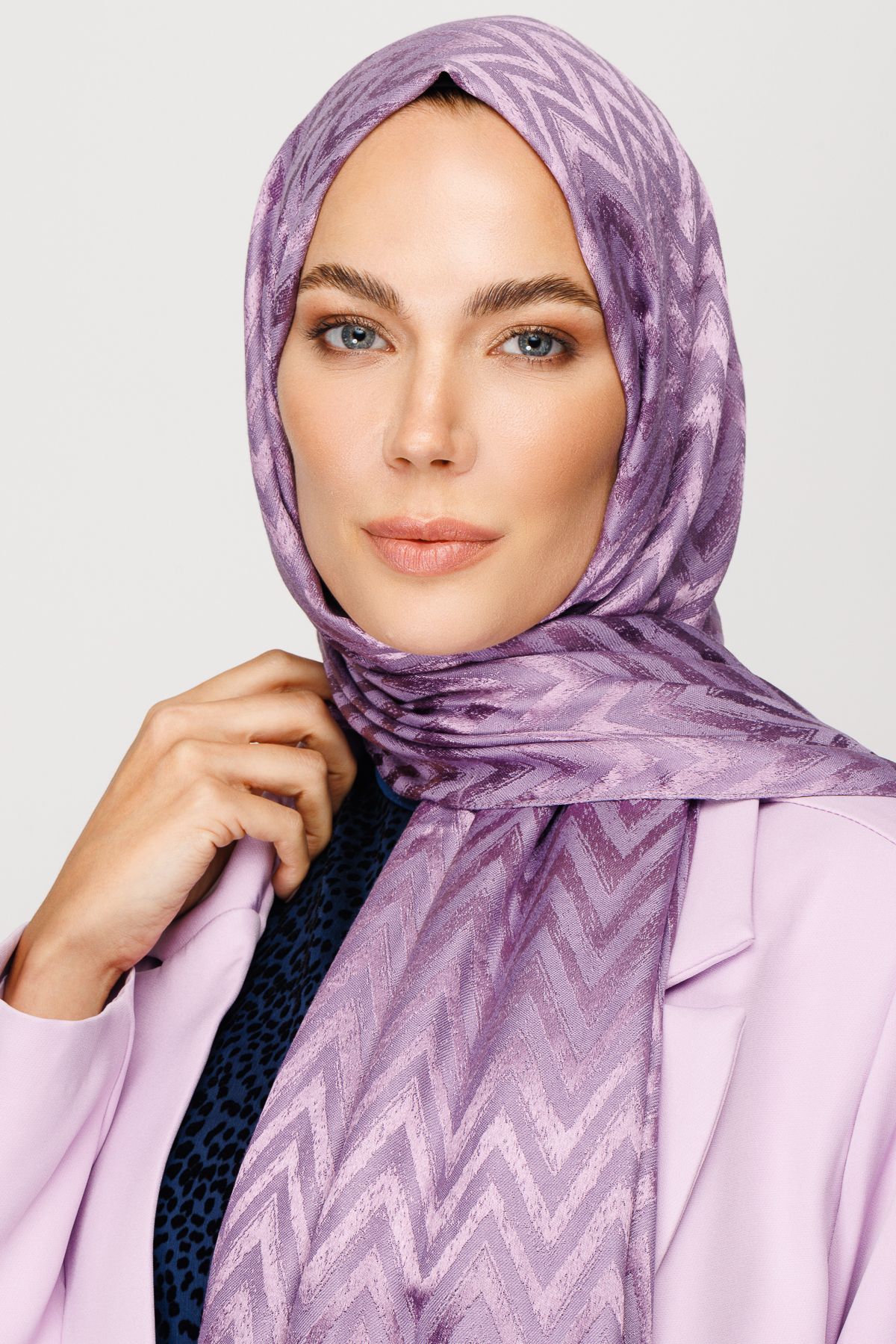Zigzag Pattern Shiny Jacquard Shawl - Lavender