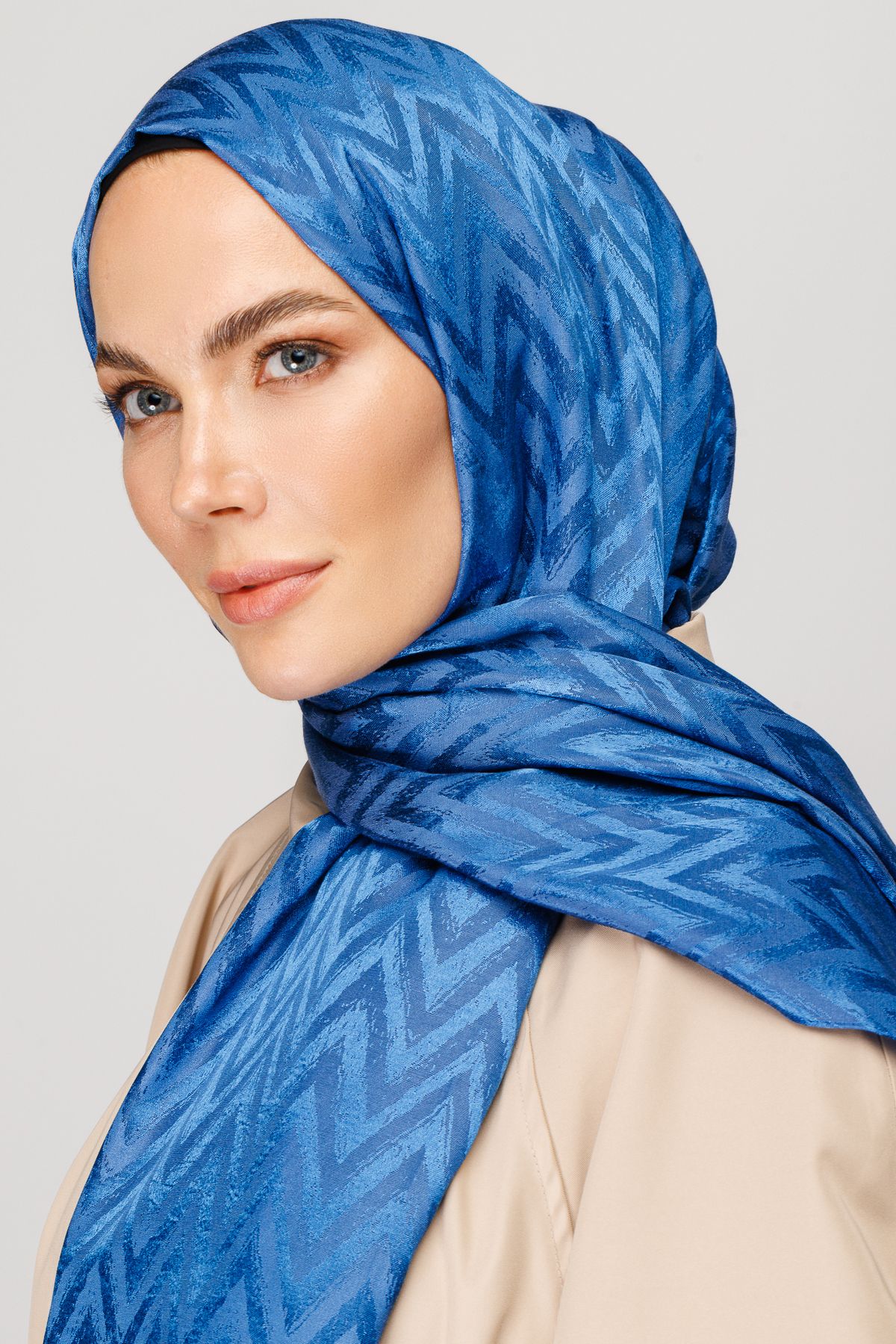Zigzag Pattern Shiny Jacquard Shawl - İndigo