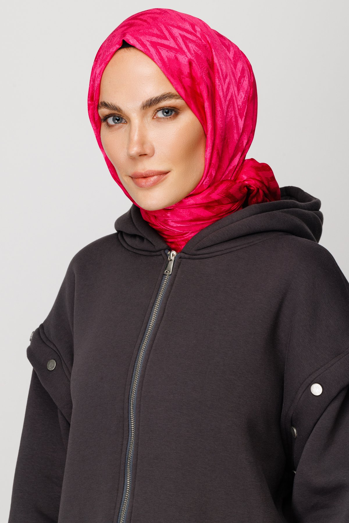 Zigzag Pattern Shiny Jacquard Hijab