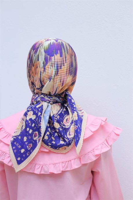 Pesta Pattern Pleated Scarf