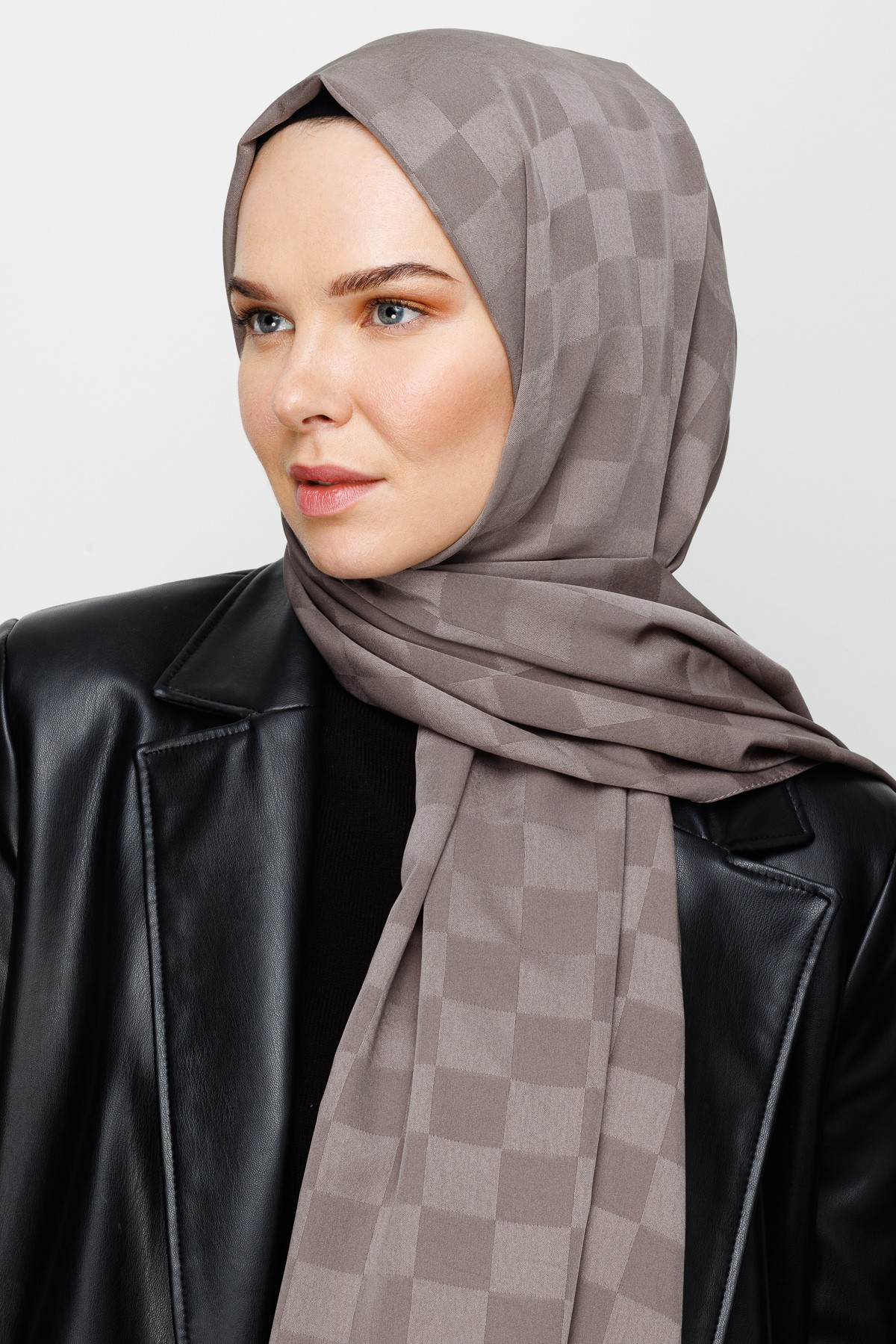 Checkers Pattern Silk Jacquard Shawl - Grey