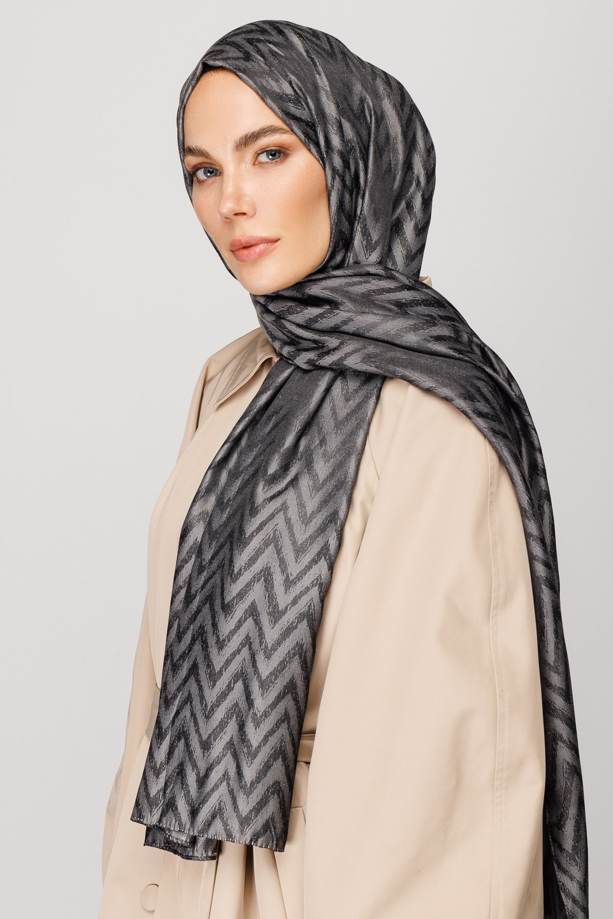 Zigzag Pattern Shiny Jacquard Hijab