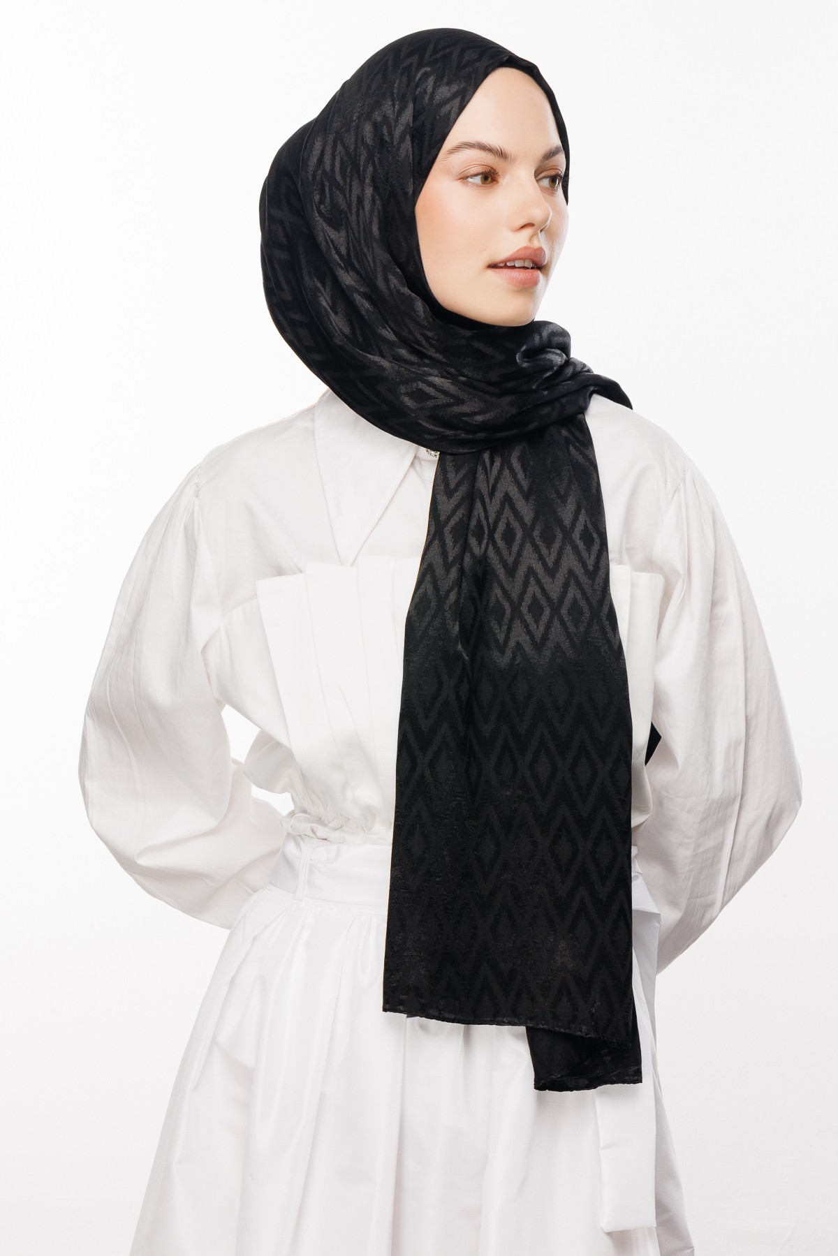 Karo Pattern Shiny Jacquard Shawl - Black