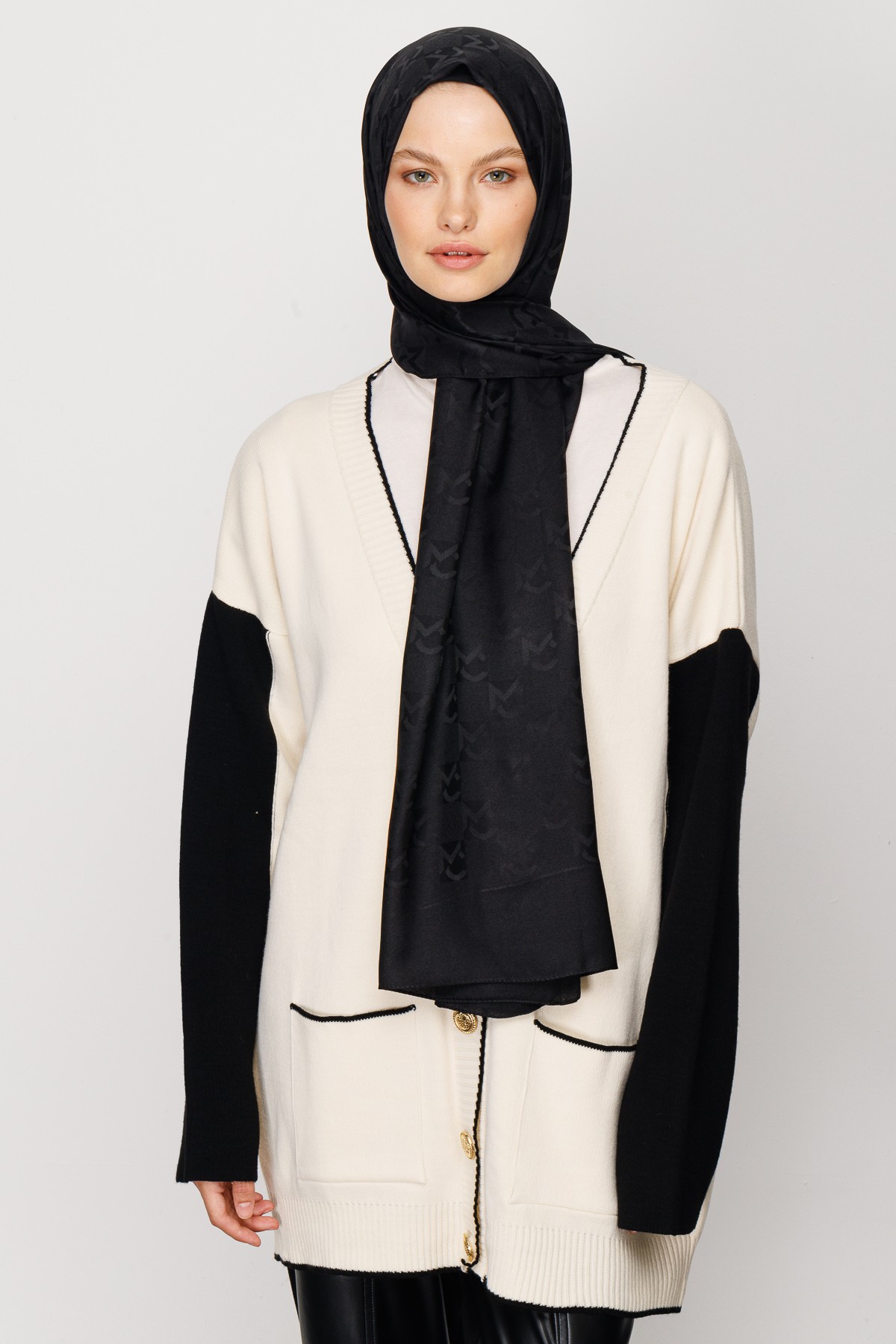 MC Pattern Jacquard Shawl - Black