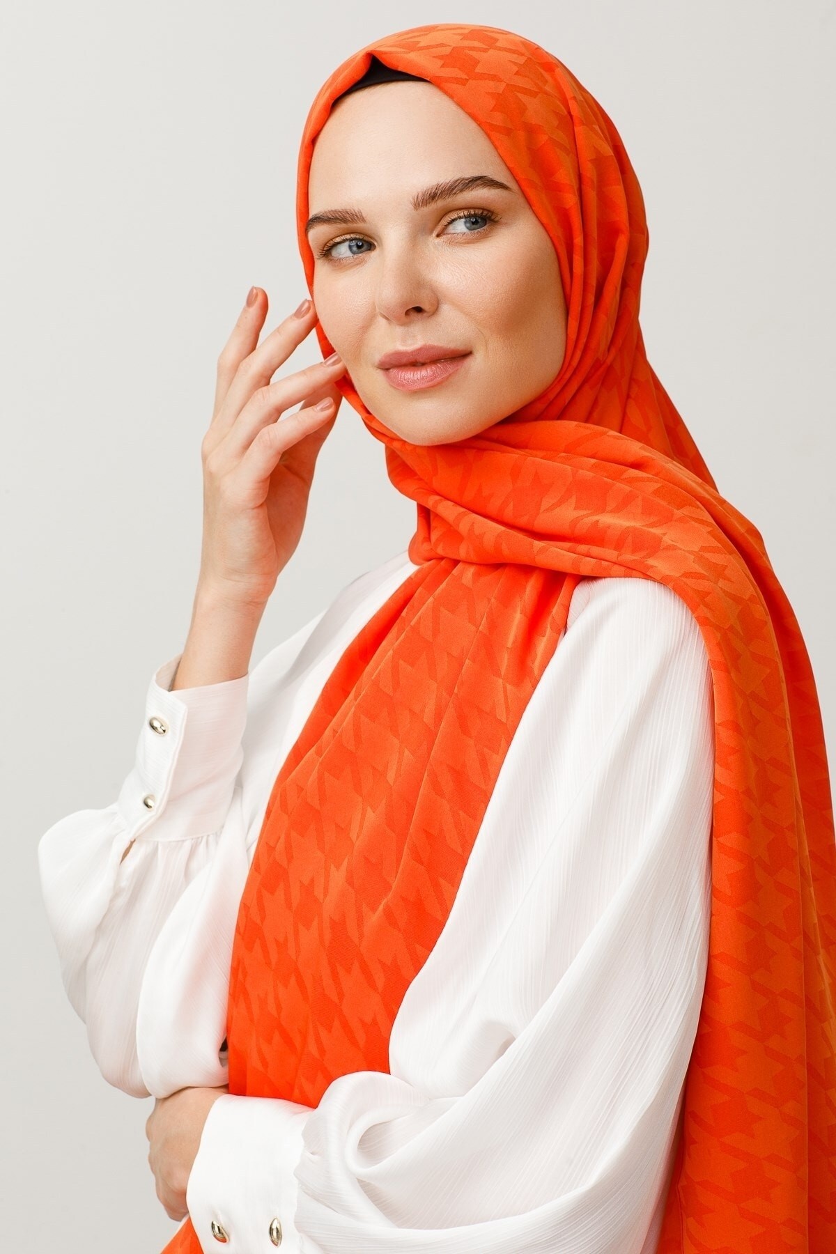 Crowbar Pattern Silk Jacquard Hijab