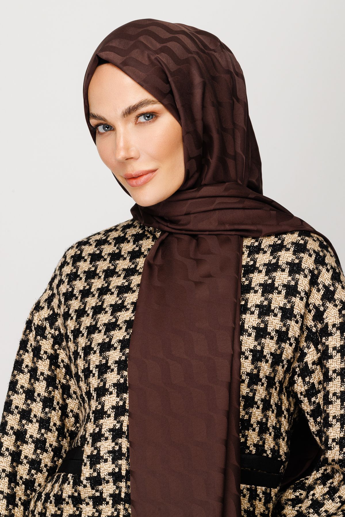 Wave Pattern Silky Jacquard Shawl - Bitter Coffee