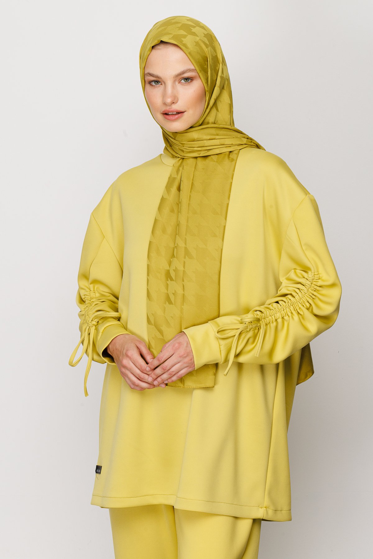 Crowbar Pattern Silk Jacquard Shawl - Olive Green