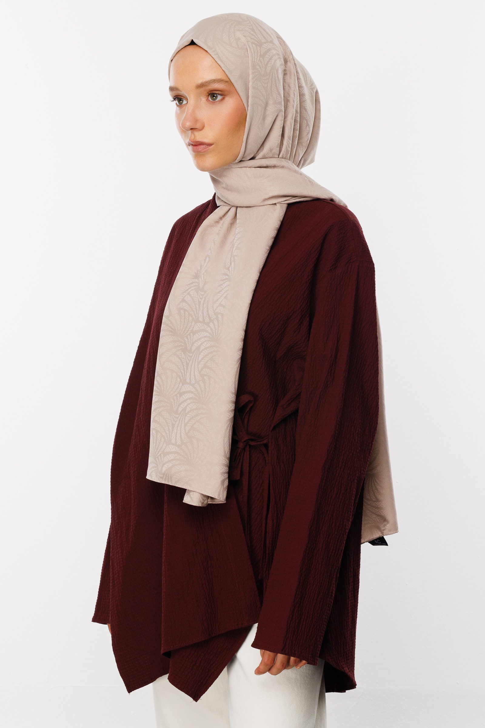 Artemis Pattern Silk Jacquard Shawl - Beige