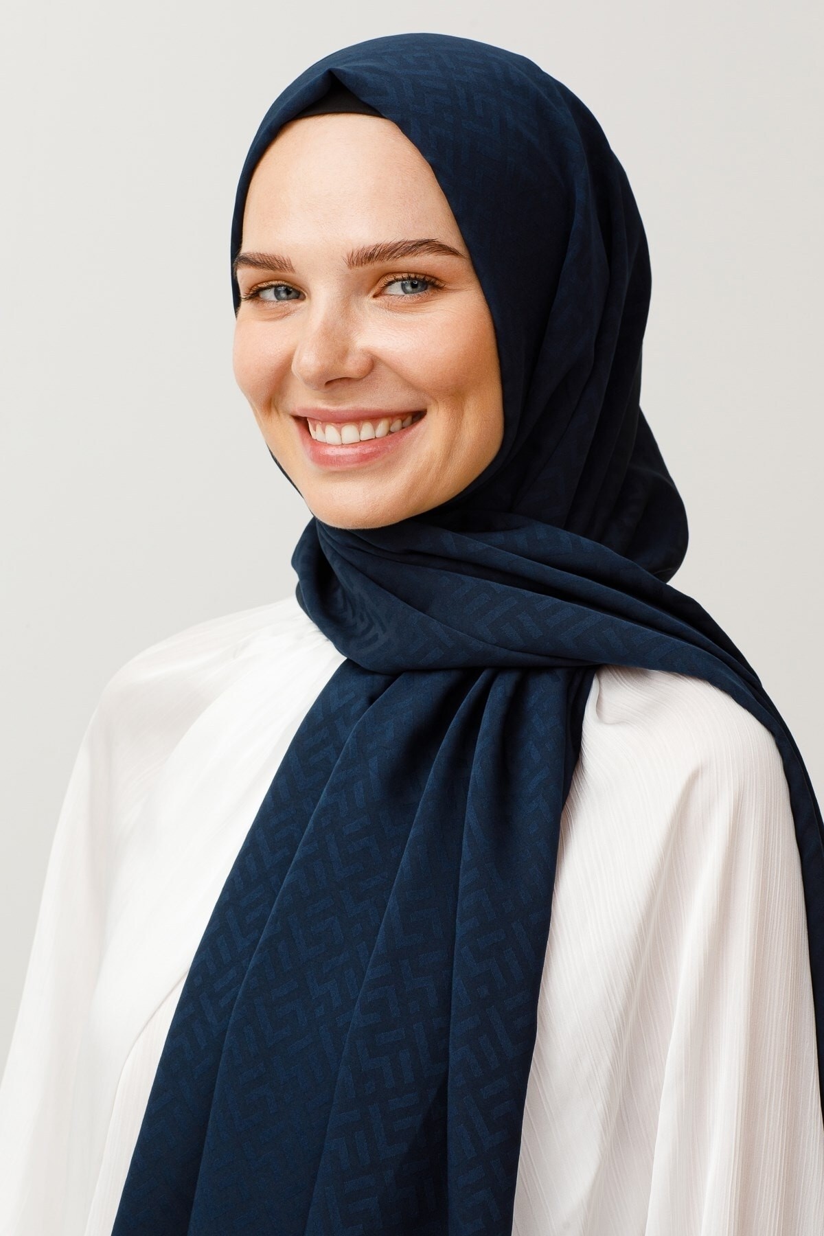 Z Pattern Silky Jacquard Hijab