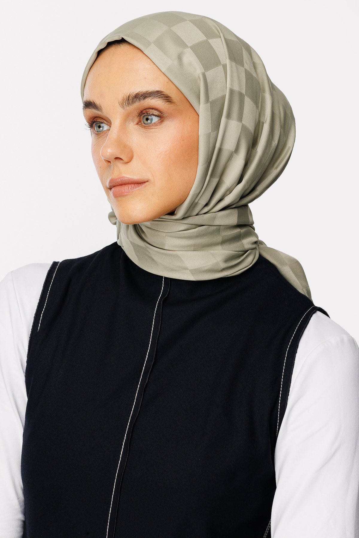 Checkers Pattern Silk Jacquard Hijab