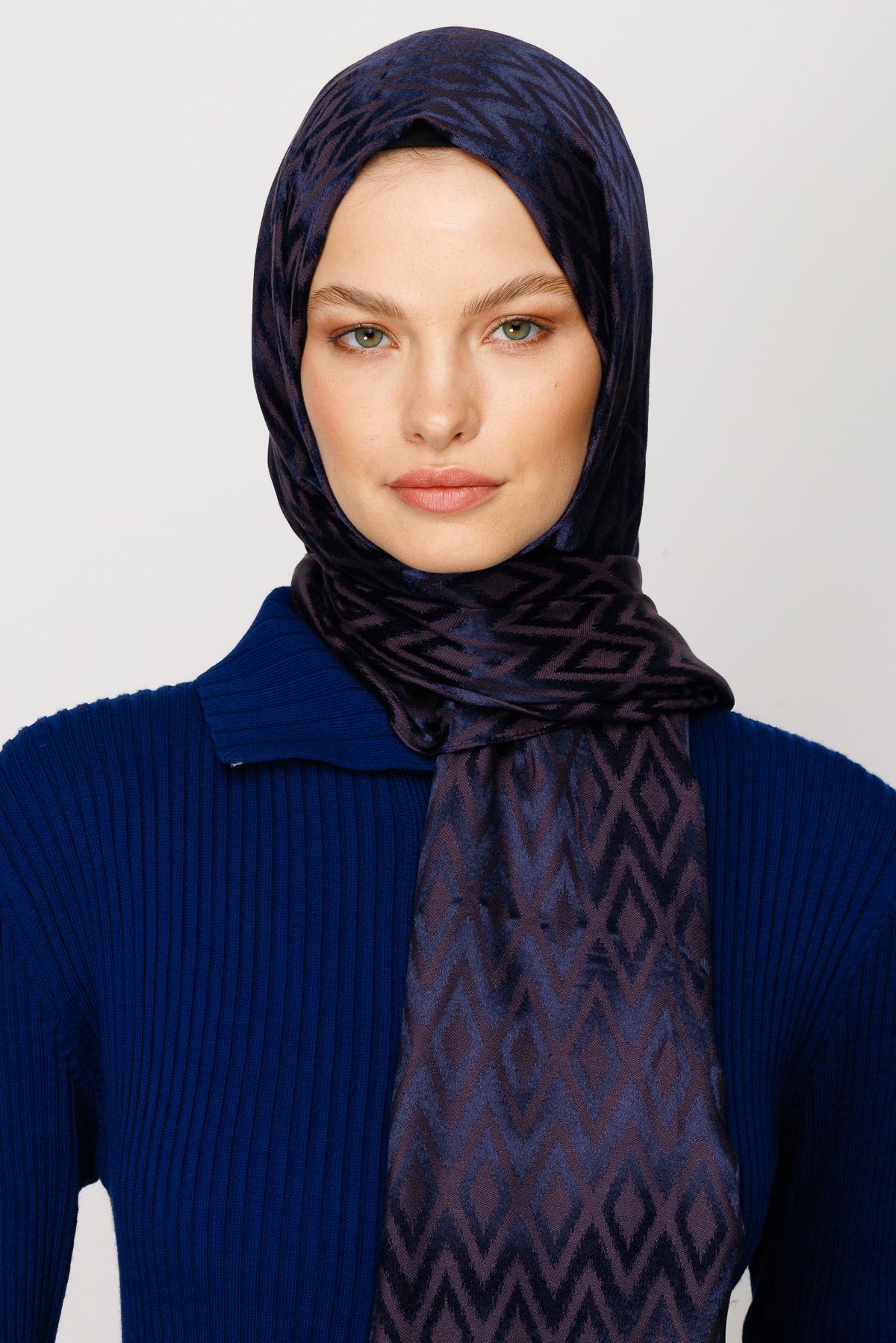 Karo Pattern Shiny Jacquard Shawl - Navyblue