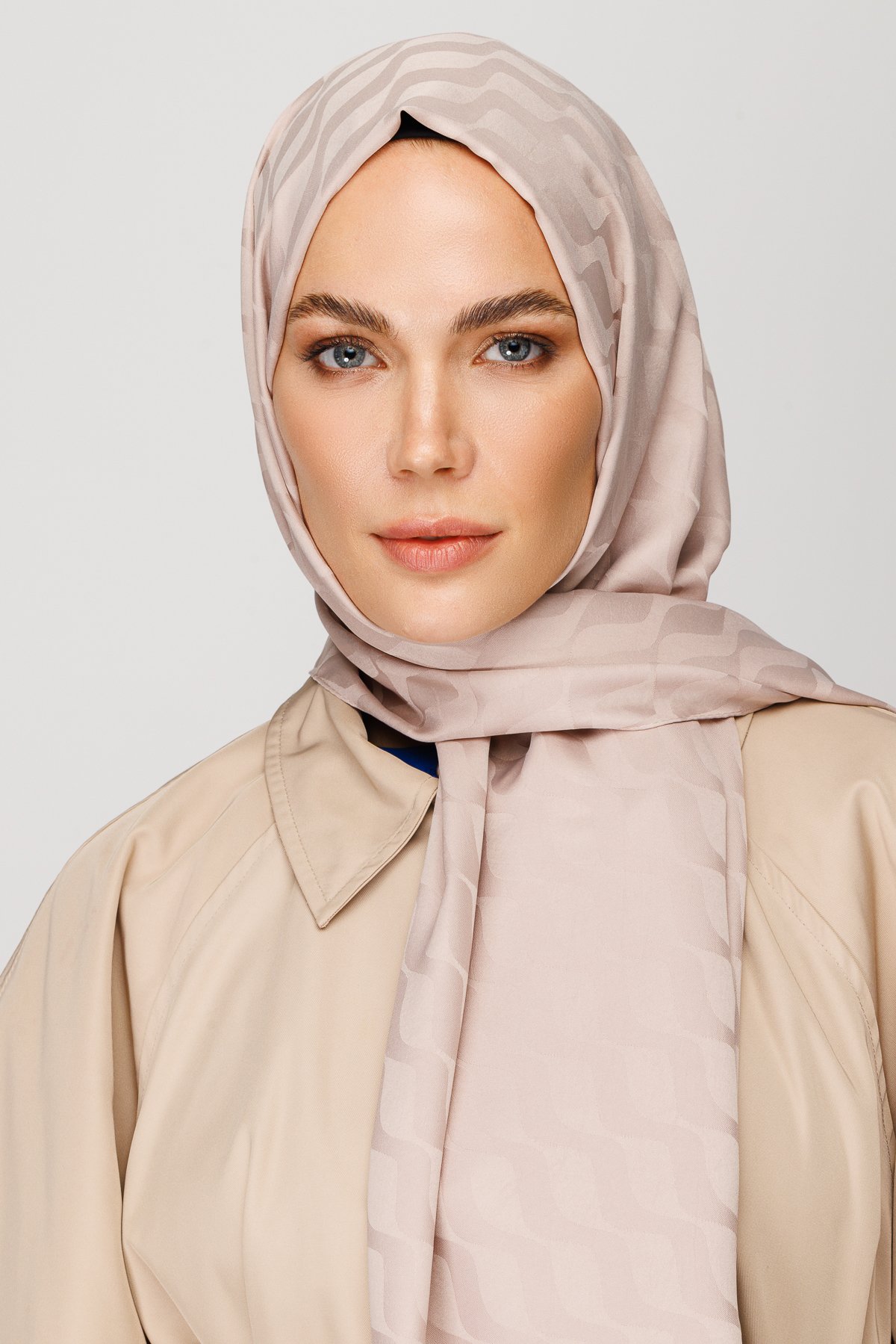 Wave Pattern Silky Jacquard Shawl - Beige